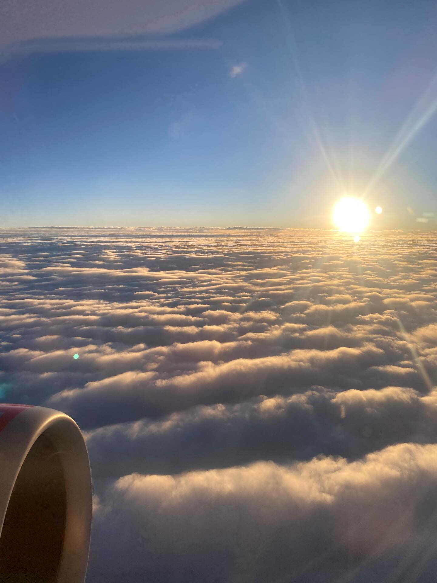 A little update; I know i’ve been pretty quiet recently. It’s been a very busy few weeks but classes and PTs have been amazing. So grateful for you all turning up week after week to work with me. Thank you. 
However I am taking a much needed break with my family this week, so classes are off until Monday 3rd November. 
From then, we’ll be rested (maybe not - sharing a hotel room with my nearly 2 year old 🙃) and ready to power through the cold months to Christmas! 
I’m planning some fun classes and workouts for the festive period, as well as some community events to get you all together. 
We have several bookings on our room too for craft evenings which i’ll be posting more about when i’m back as well. 
Lots to come - but for now, i’m off to the pool!
See you when i’m back 💛