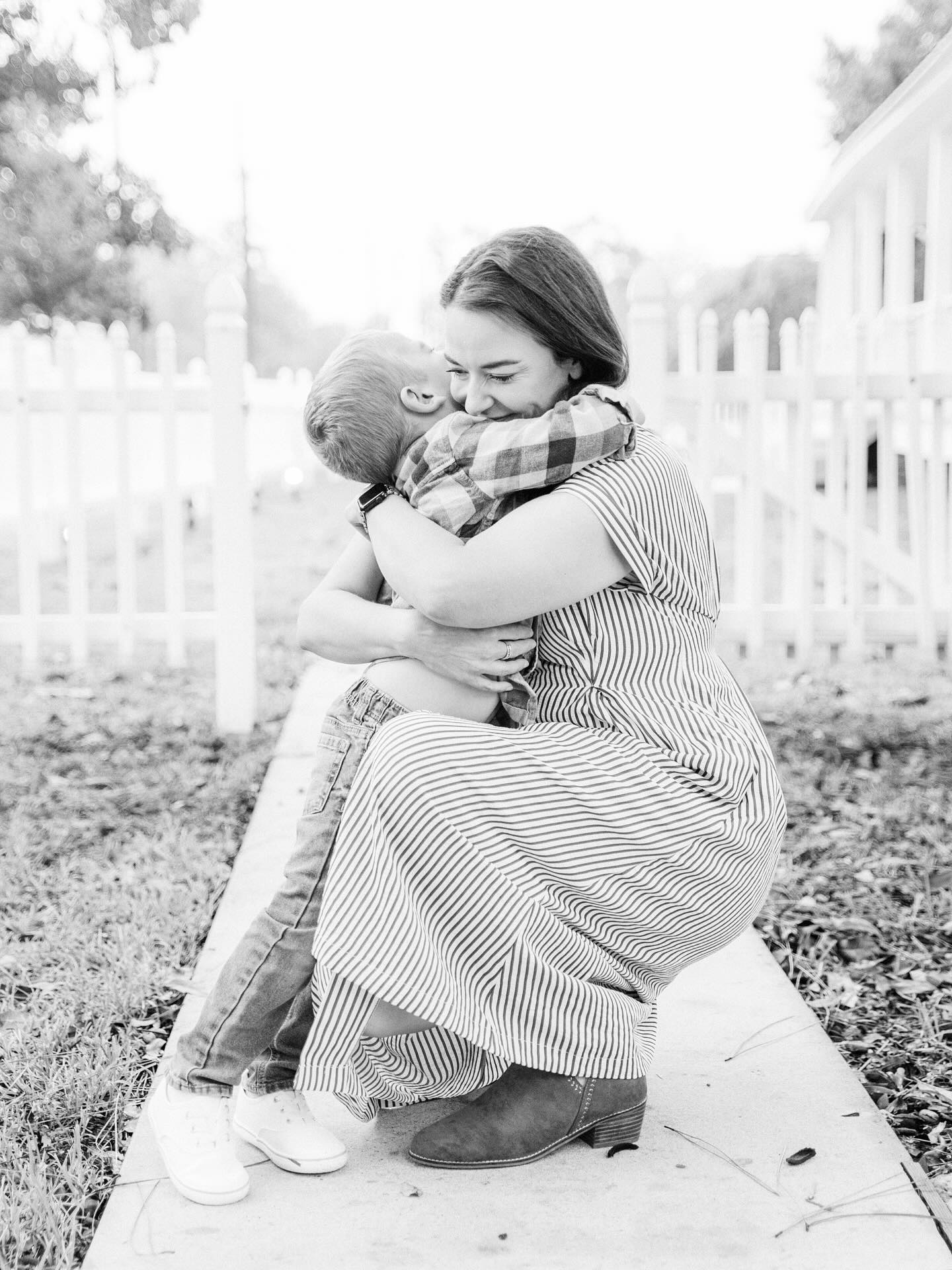 Mama, wherever she is, that’s home ❤️
#motherhood #familyphotography #motherhoodunplugged #cypresstx #tomballyx #houston #houstonphotographer #candidchildhood #clickinmoms