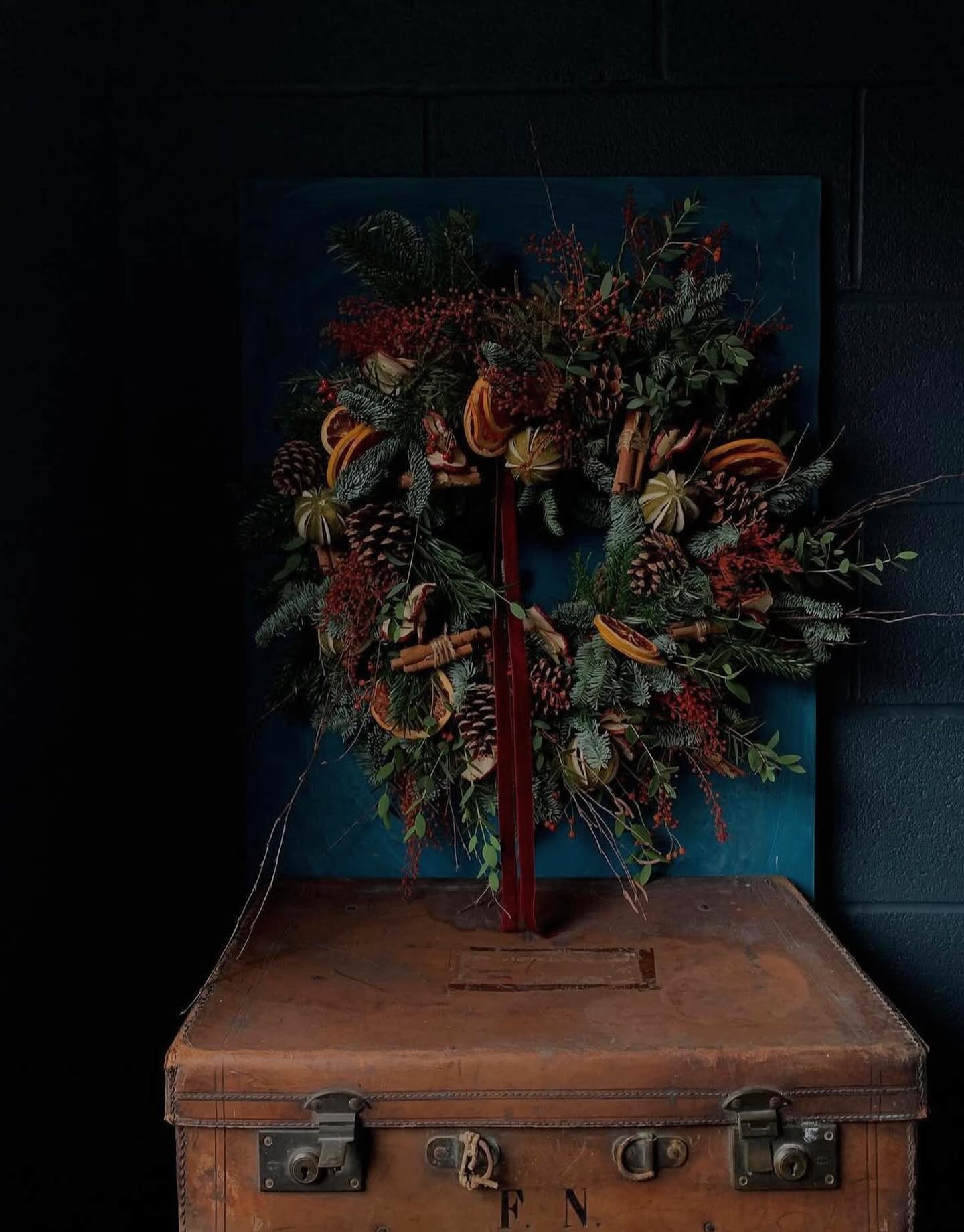 ✨🎄 Christmas Wreath Workshops 2025 🎄✨
Get into the festive spirit and create your very own luxury Christmas wreath this season!
🗓 Workshop Dates:
• 28th Nov | 10:30–12:30 (3 spaces left) & 2:30–4:30
• 5th Dec | 10:30–12:30 (1 space left!) & 2:30–4:30
• 6th Dec | 10:30–12:30
• 7th Dec | 10:30–12:30 (3 spaces left!)
• 10th Dec | 2:30–4:30 (3 spaces left!)
£65 per person
(£30 deposit required on booking — remaining balance due before or on the day)
✨ All materials provided along with a selection of festive refreshments. A perfect way to start the Christmas season!
DM to book your spot or visit our website — spaces fill up fast!
#ChristmasWorkshop #WreathMaking #FestiveFun #CraftWorkshop #ChristmasVibes #HandmadeWreath #FestiveSeason #Christmas2025 #CreativeWorkshops