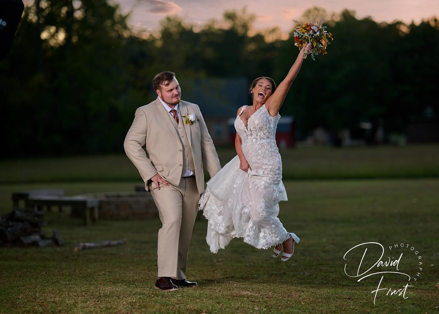 A fun couple on a beautiful afternoon. Congratulations @ashlyngrace33 & Ryan! 👰🏻♀️❤️🤵🏻♂️
📸 www.davidfrostphoto.com
💒 Venue: @murphyhillbaptist
🍰 Cake: @cakesbyjessh
💃 Gown: @thesomethingblueshoppe
#weddingphotography #alabamaweddingphotographer #birminghamweddingphotographer #huntsvilleweddingphotographer #huntsvilleweddings #birminghamwedding #birminghambride #nashvilleweddingphotographer #nashvilleweddingphotography #huntsvillewedding #huntsvillebride #modernbride #profotob10 #profotousa #nikonphotography #nikon #nikonz9 #nikonz8 #profotoglobal #huntsvillealabama #huntsvilleal #beautifulbride #murphyhillbaptistchurch