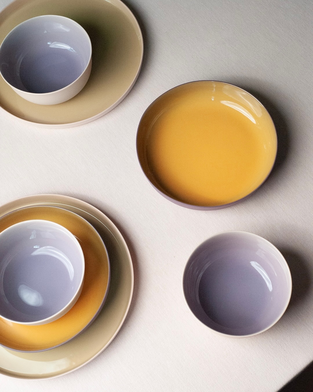 If you love color but the core collection isn’t quite your thing, you might enjoy the dinnerware sets I make from time to time.
Each set is made for six people (but I can adjust if you need more).
The first one is already sold, but the other two will be available soon. If you love color at the table and want to know when they’re ready, DM me and I’ll give you a heads-up when they go live 😌