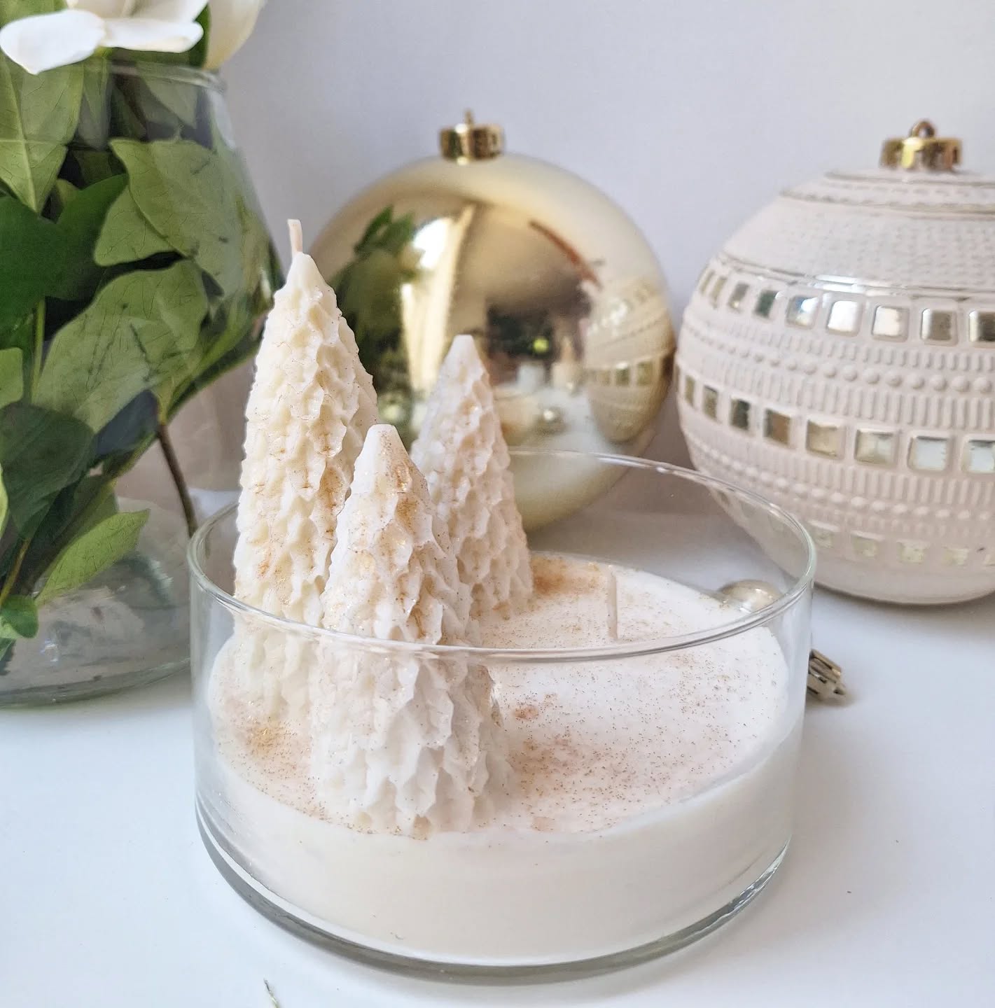 Ya disponible la linea de navidad de nuestras velas!!!
Mira lo que es esta vela de bosque magico!! Con brillos dorados
Encontrala en nuestra tienda online para pedir la tuya!
#navidad #candles