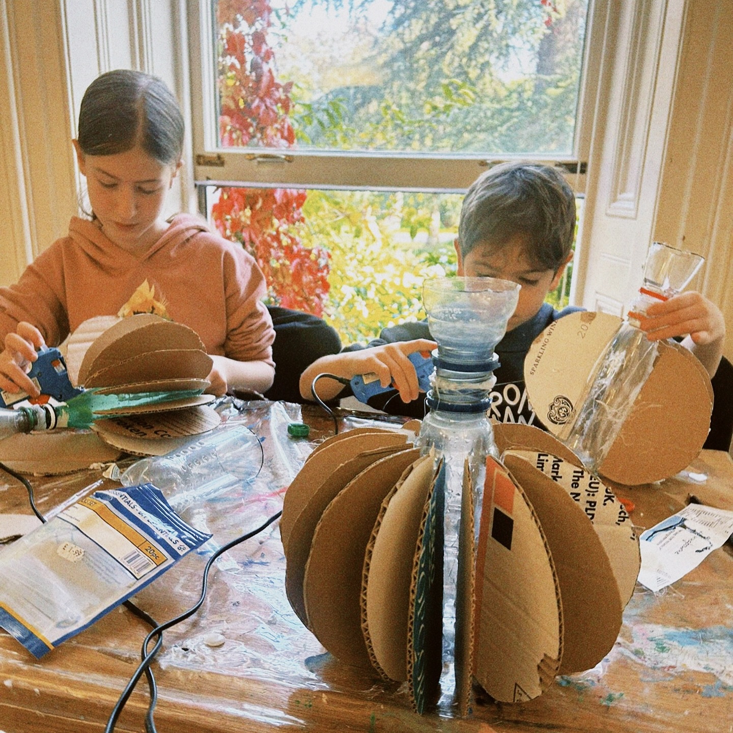 🎨✨ 3D creativity in action!
Our young RTSY sculptors have been building the structure for their own pots — using plastic bottles, cardboard and glue guns to bring ideas to life. 🏺💡
Such amazing focus — well done, RTSY sculptors! 👏🏻👏🏻👏🏻
@enfieldonline
#rtsyart #kidsartclass #creativekids #youngartists #childrensart #arteducation #weekendart #artworkshop #northlondonmums #enfieldmums #artmakesyouhappy #miniartists #creativelearning #artisfun #3dart #sculptureart #mixedmediaart #artstudio #enfieldlife