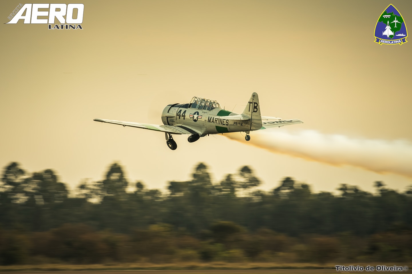 O majestoso NA T-6G Texan, PR-TIK ganhando os céus em um fim de tarde, a caminho de casa!
#aviation #aviationphotography #t6texan #warbird #classico