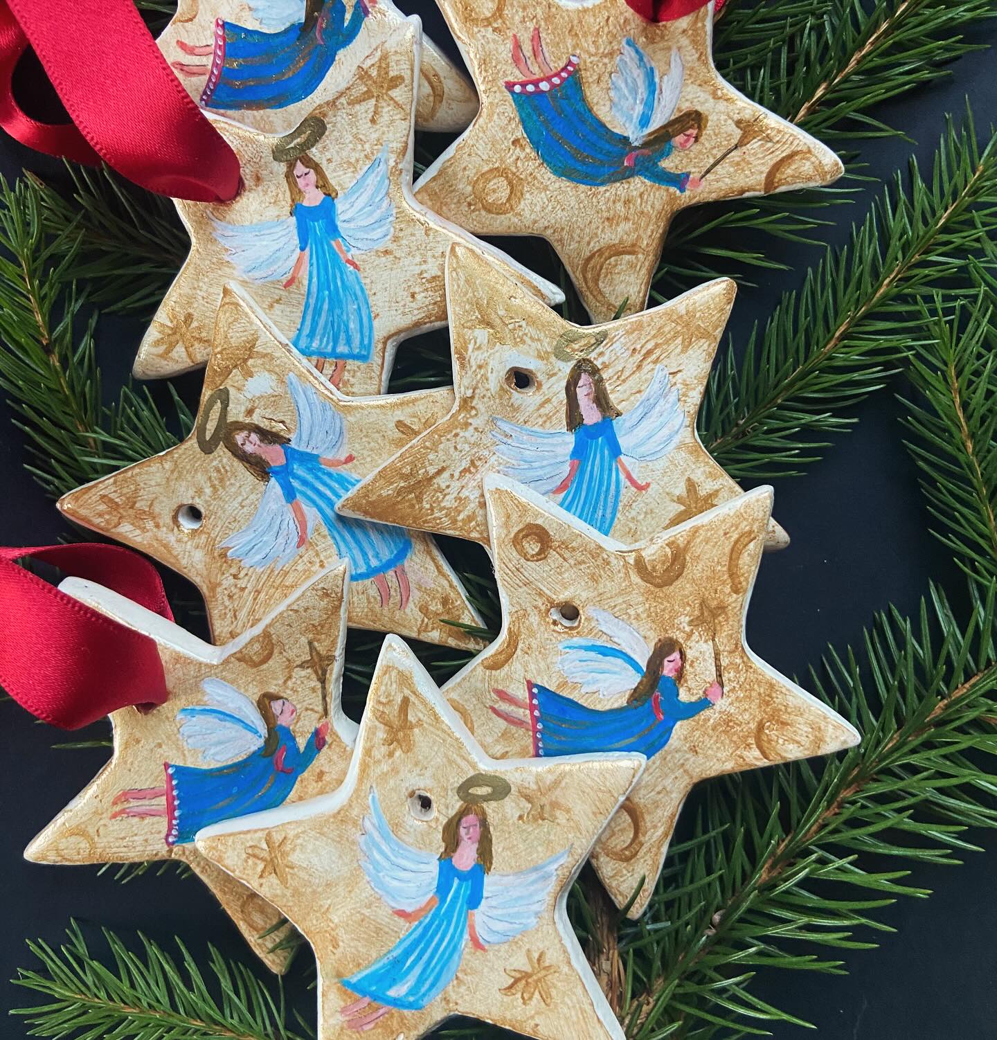 I discovered how lovely it is to create with air dry clay - even though a much longer, fiddly process than I imagined. From rolling out clay, cutting shapes, drying, sanding, sealing, and then painting, varnishing and finishing. But all hand made.
I’ve made quite a few different designs - although only eight angels. These will be part of my collection of eco gifts that will be available at the Christmas Fair at @stratfordsport club at the end of November.
#festivegifts #christmasfair #angels #christmasstars🌟 #stratfordsportaclub #independentbusiness #ecogifts #handmadechristmas #shoplocal #stratforduponavon