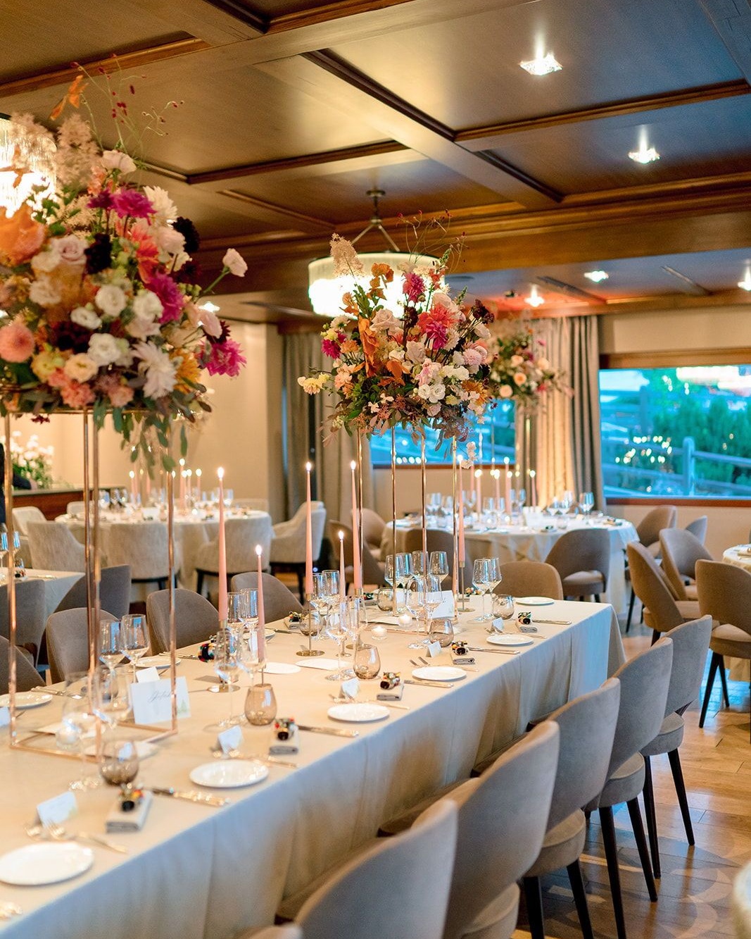 The art of arrival.
When light meets linen, and flowers turn into stories — this is how celebration begins.
→ Step inside our world of intentional beauty @gaeadesignevents.
Planning, concept, stationary & florals : @gaeadesignevents
Photographer : @fabiendeletraz
Rentals : @maison_options
Make up and Hair artist: @sinemyavsaner @bridalbeautybylinda
Ceremony dress : @adriana_alier_bridal @isabellaboutique_my
Tent : @tentickle.switzerland
Wedding Reception location : @guardagolf
Second dress : @thefdressgeneva
Musicians : @knightsclub.vip
DJ : @imadjination
Lights & tech : @audiofly.ch
Catering : Saveurs des Alpes
#cransmontana #weddingdesign #WeddingDesigner #floraldesigner #weddingplanner