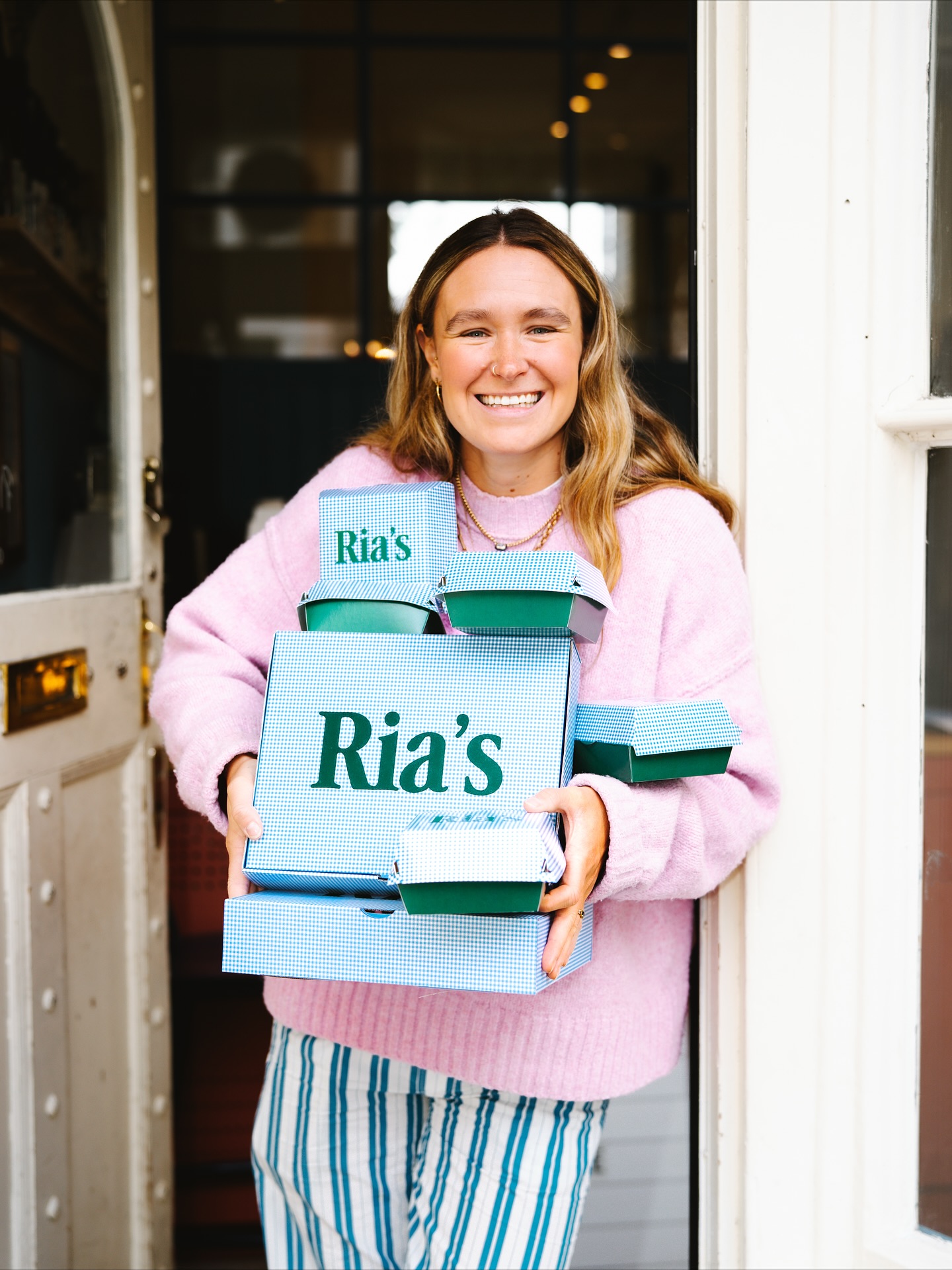 We love nothing more than seeing a Ria’s takeaway box out in the wild. Seeing you enjoy a slice at home (for dinner or breakfast - we don’t judge) or on the move, brings us endless joy.
So, we figured it was time to give our packaging a glow-up. Something that felt much more… us!
After months (yes, months) of sampling boxes, debating shades of green, and trying to find the perfect balance between cute and bold, we landed on these beauties. Designed to feel like a little slice of joy in a sea of standardised takeaway boxes.
If you’re one of the first to get your hands on one - be sure to tag us on your Ria’s journey home!