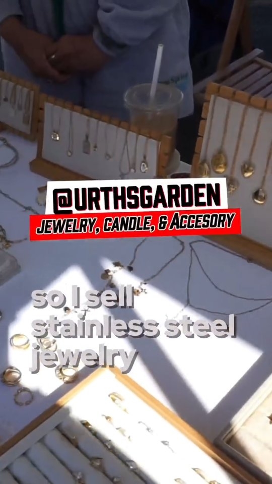 The @sanpedrofarmersmarket Gorilla's search for bananas shall continue on
Thanks for being such a great sport @urthsgarden
#SanPedroArt #sanpedrofarmersmarket #SanPedro