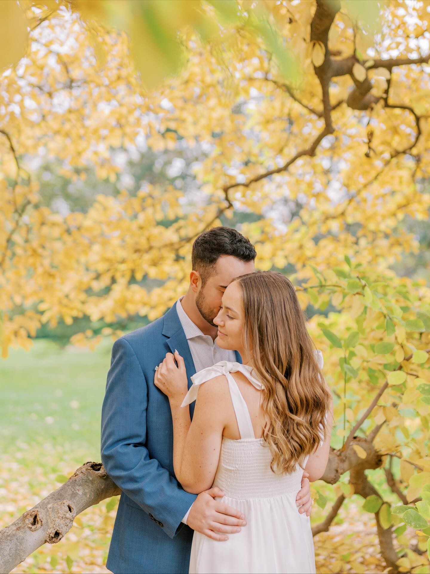 Bringing some fall colors to the feed today! Abby and Matt’s fall Chicago engagement session is over on the blog! 💛
Link in bio to read all about it!
#chicagoengagement #chicagoengagementphotographer #wisconsinweddingphotographer #fallengagementsession #taylormayphotography