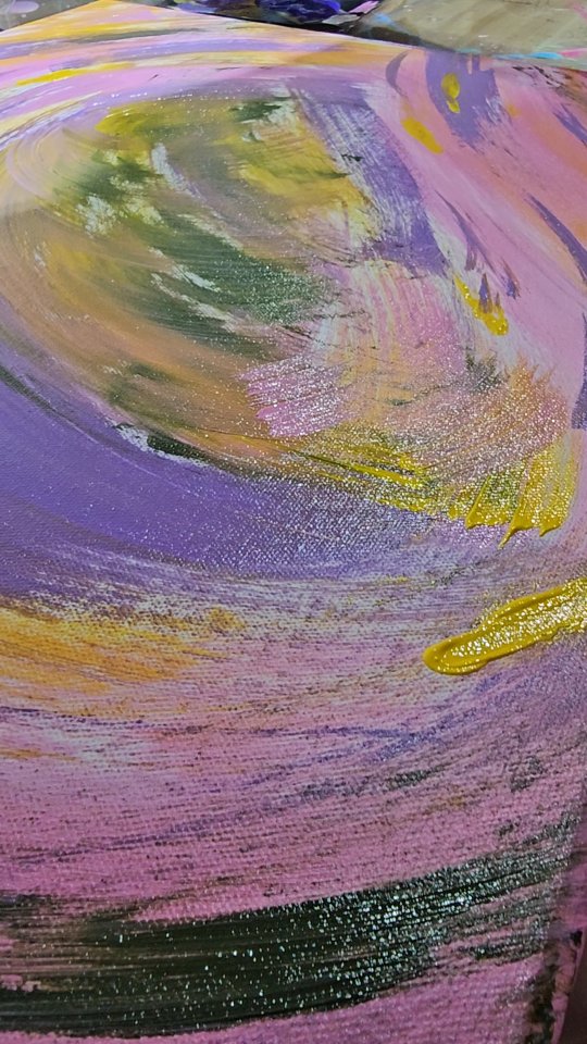Sometimes you forget about yourself. Remind yourself to slow down and reconnect.
#artoftheday #artjournal #paintingtherapy