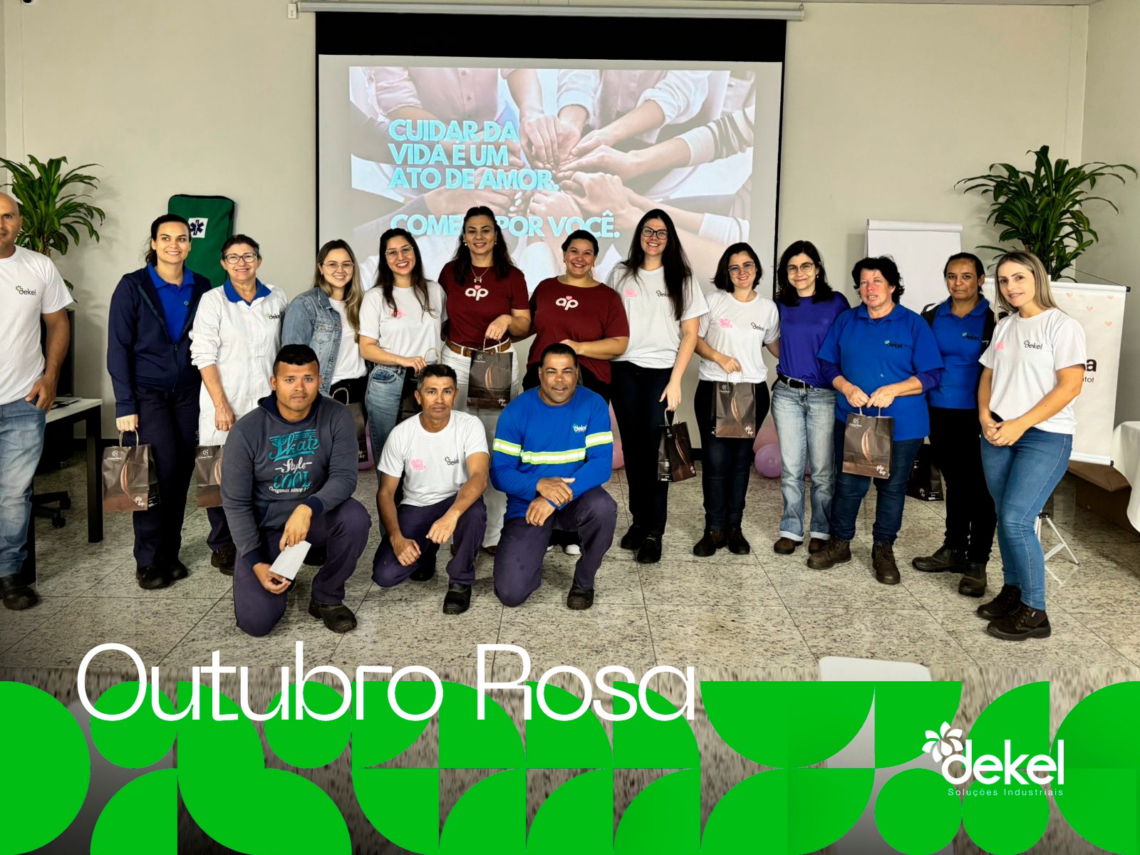 Neste Outubro Rosa, promovemos uma palestra especial voltada não apenas às mulheres, mas também aos maridos e familiares. Queremos reforçar que o cuidado com a saúde é uma responsabilidade compartilhada: o exame de mama é um gesto de amor, atenção e prevenção. Cuidar de quem amamos começa com informação e atitude.👏