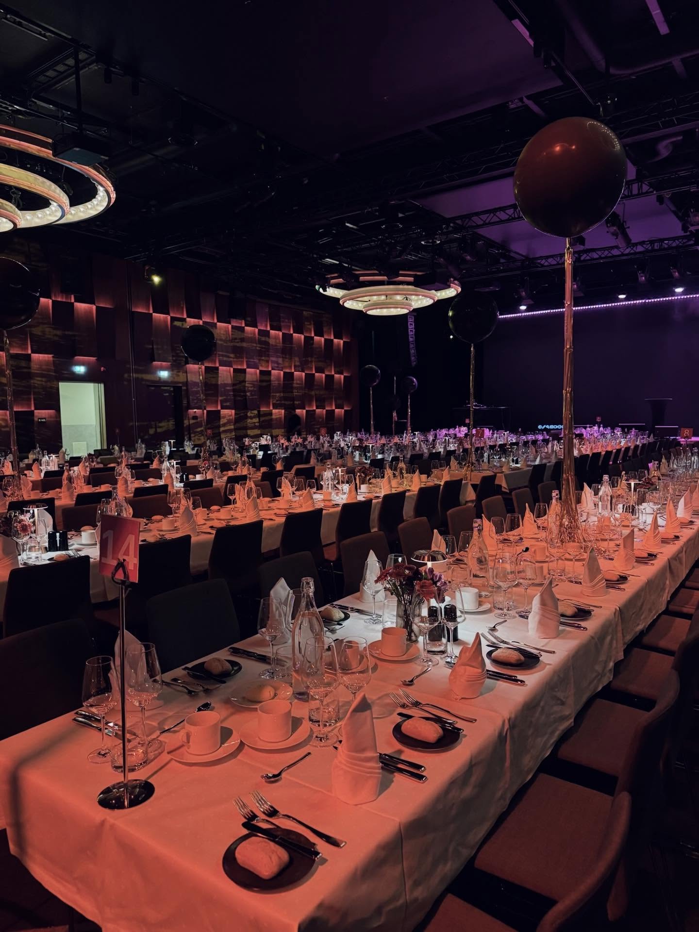 I helgen samlet vi 430 personer til julebord på @clarionthehub! For en kveld!💫