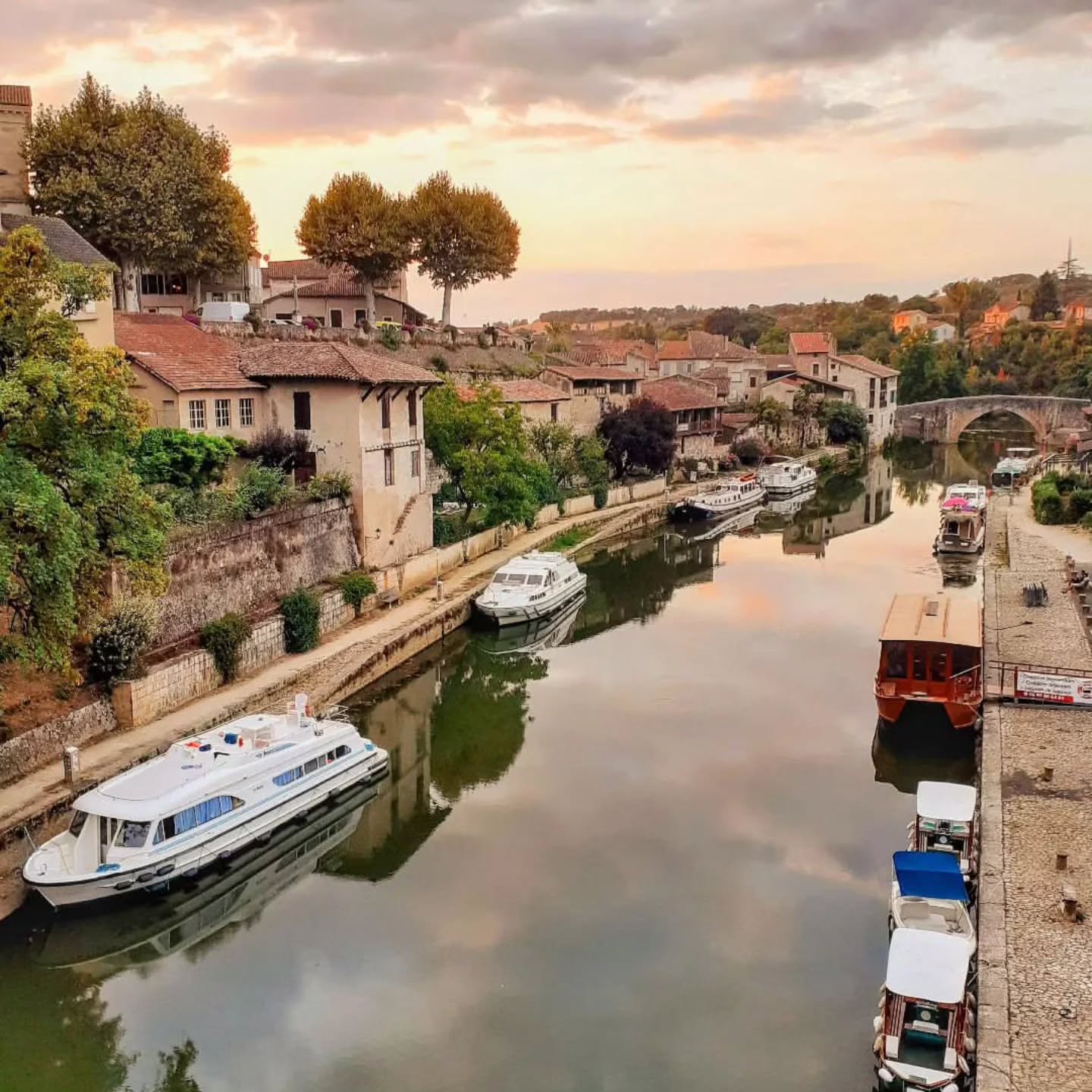 Tout commence ici. Nérac, le temps suspendu.
📸 Crédit photo© / @albrettourisme