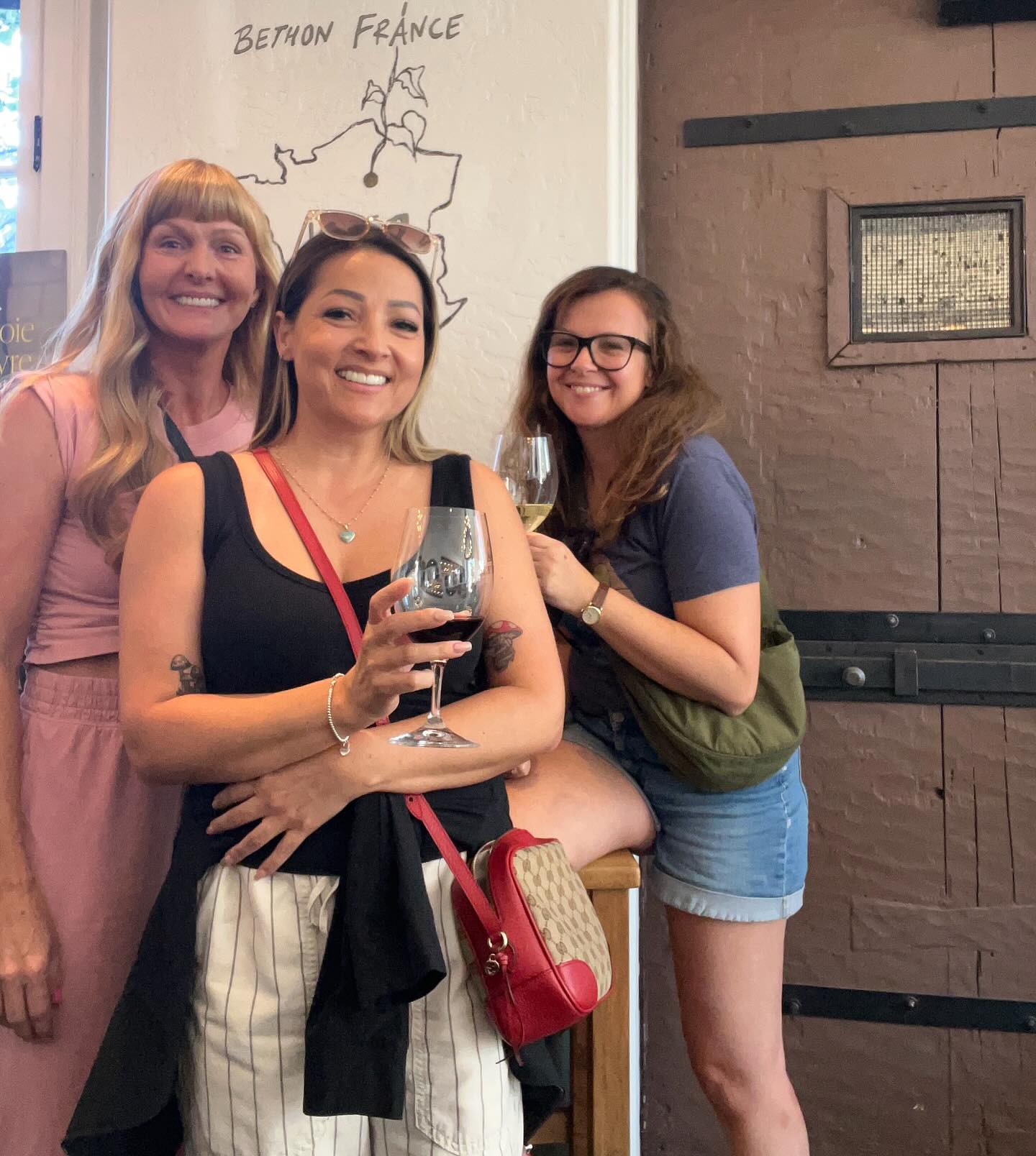 Made it to Albuquerque to hang with @travelsforchocolate and @hcwinnie. I got stranded in Dallas overnight as there was a storm and apparently the airline has no responsibility to help with a hotel or or food or even to not yell at you (thanks @americanair ). All fine though but it would have been rough on anyone vulnerable or not having the resources to get a last minute hotel.