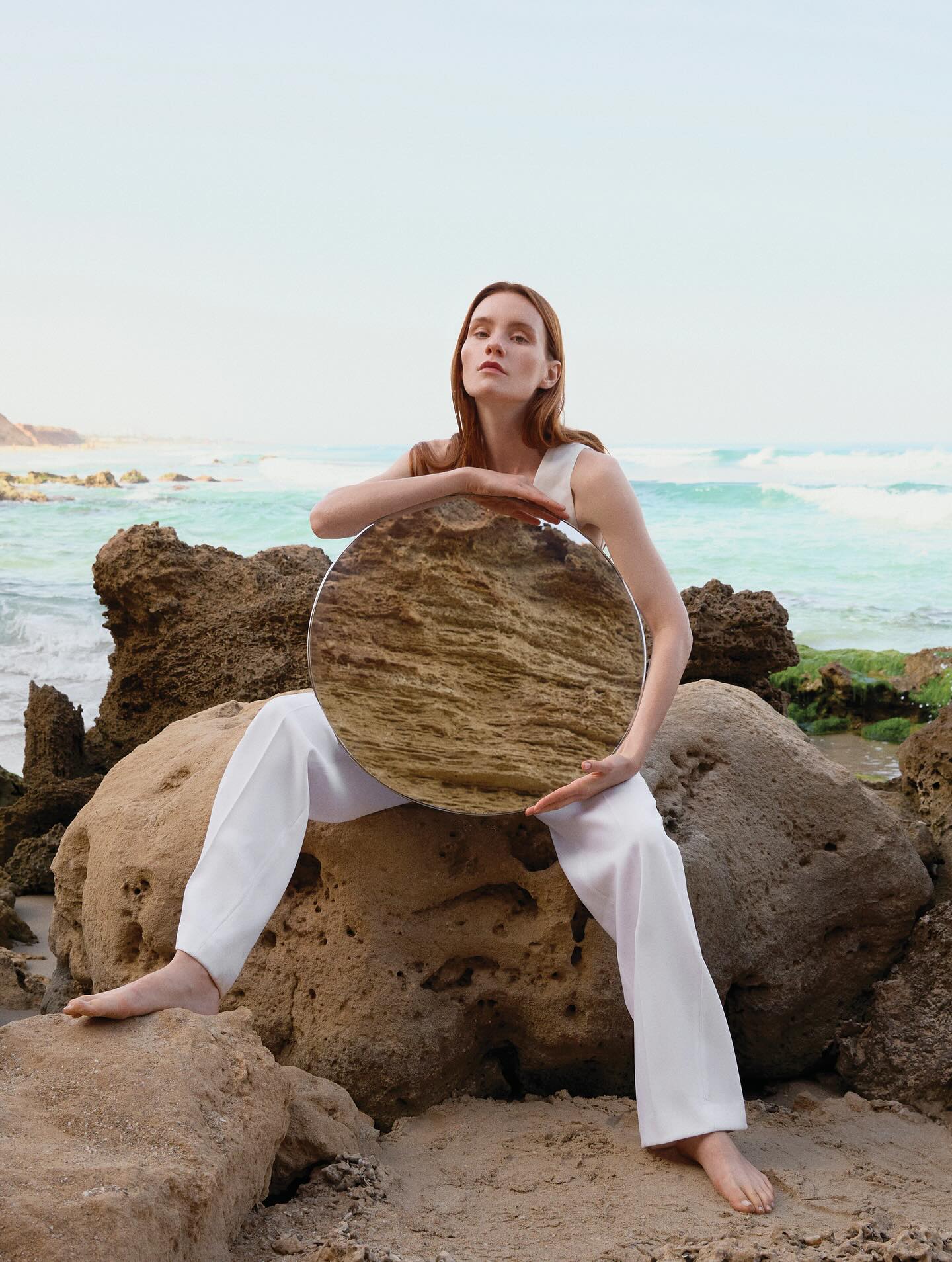 Immerse yourself in the realm of pioneering skincare with the exquisite Brightening Touch Serum, infused with the 3D matrix delivery system.
This sophisticated technology is impeccably designed to ensure a prolonged infusion of nurturing elements.
With these ingredients, Brightening Touch Serum dramatically enhances the brightening effect of the serum, with an extraordinary reduction of melanin, coupled with a scientifically proven boost to the natural formation of collagen within your skin.
Harmoniously fusing nature’s bounty with the precision of scientific advancement, your journey to flawless, rejuvenated skin is just a serum away!
#future #future5elements #futurecosmetics
#brighteningskin #skincaretechnology #3Dmatrix #glowserum #melaninreduction #collagenboost #skincareinnovation #radiantskin #scienceandnature #luxuryskincare #flawlesscomplexion #antiagingskincare #naturalskincare #skincarerevolution #glowupyourskin #skincaregoals #advancedskincare #beautytech #skincareessentials #rejuvenatedskin