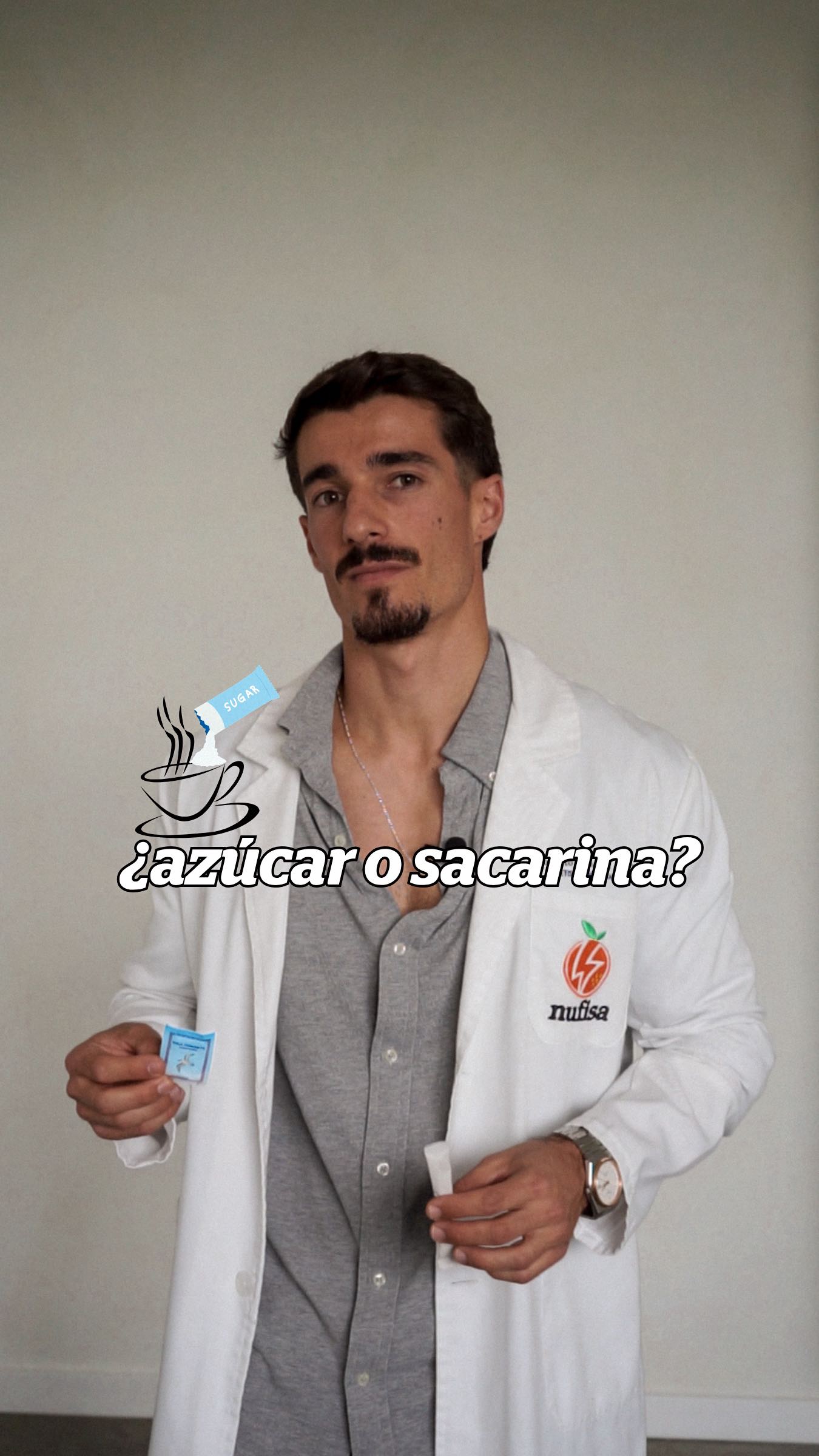 ¿Azúcar o sacarina en el café? ☕️🧂
Está claro que lo mejor es tomar el café y el resto de alimentos sin edulcorar. Para eso un buen café de especialidad como @cafe.envena te va a ayudar 🌝 aunque nuestra encargada @aliciajimviv 🌟 no me haya dejado daros la chapa…
Si vas a escoger endulzante, y no eres de abusar de los edulcorantes… yo casi me quedaría con esta opción. Mejor polialcoholes a sacarina casi. En cualquier caso, el objetivo es reducirlos poco a poco hasta disfrutar del sabor real de los alimentos. Asi que escoge el que más te guste.
Primer vídeo desde la @clinica.nufisa 🧡 ya me pongo las pilas con el contenido de nuevo 🤜🏽🤛🏽 a disfrutar con salud familia!!