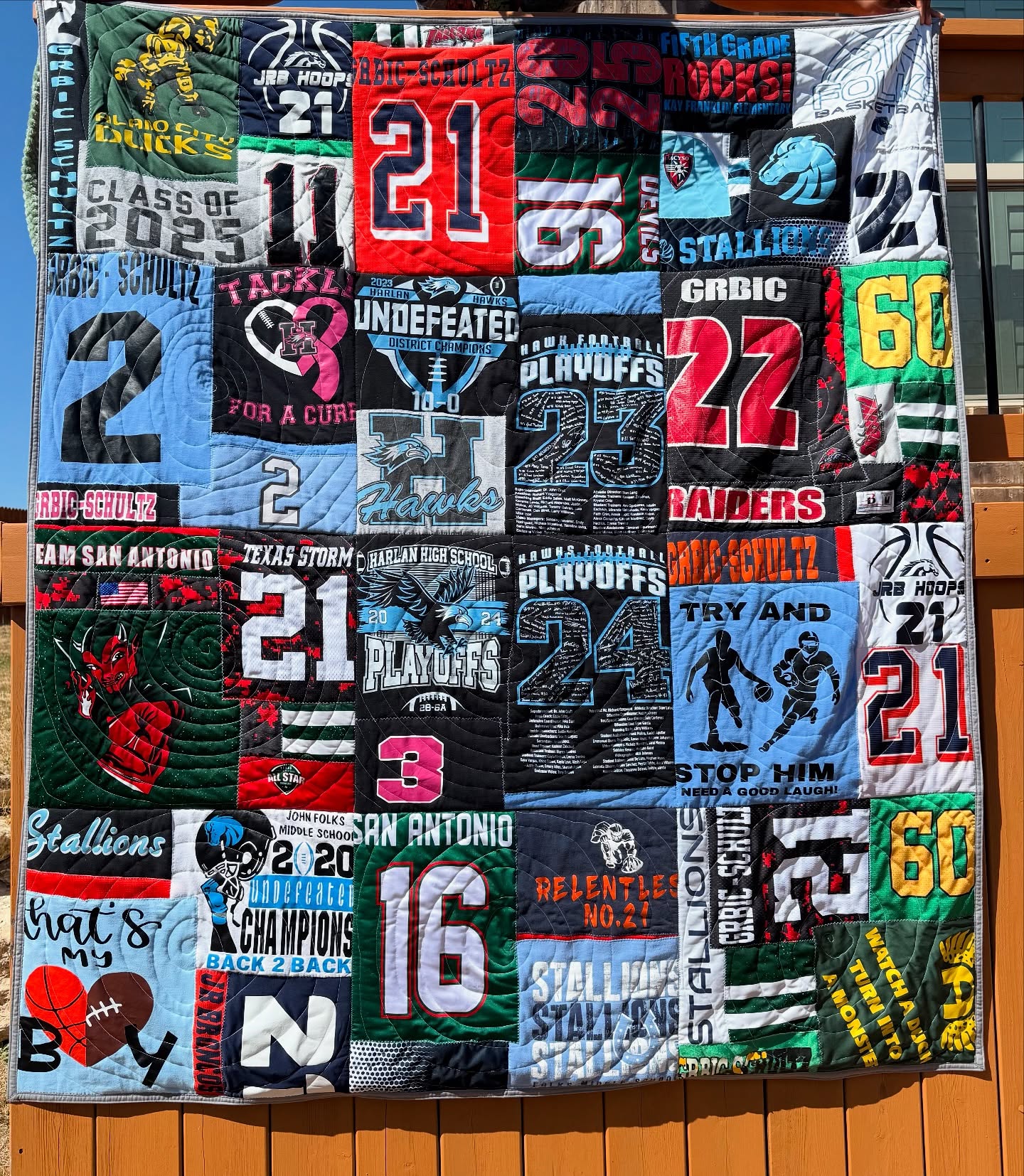 ~ A Time To Sew Custom Keepsake Creation~
“Where there is 🫶🏽 in every stitch, and a stitch in every story!”
**Custom heirloom keepsake blanket, made from 8 years worth of sports jerseys & tshirts**