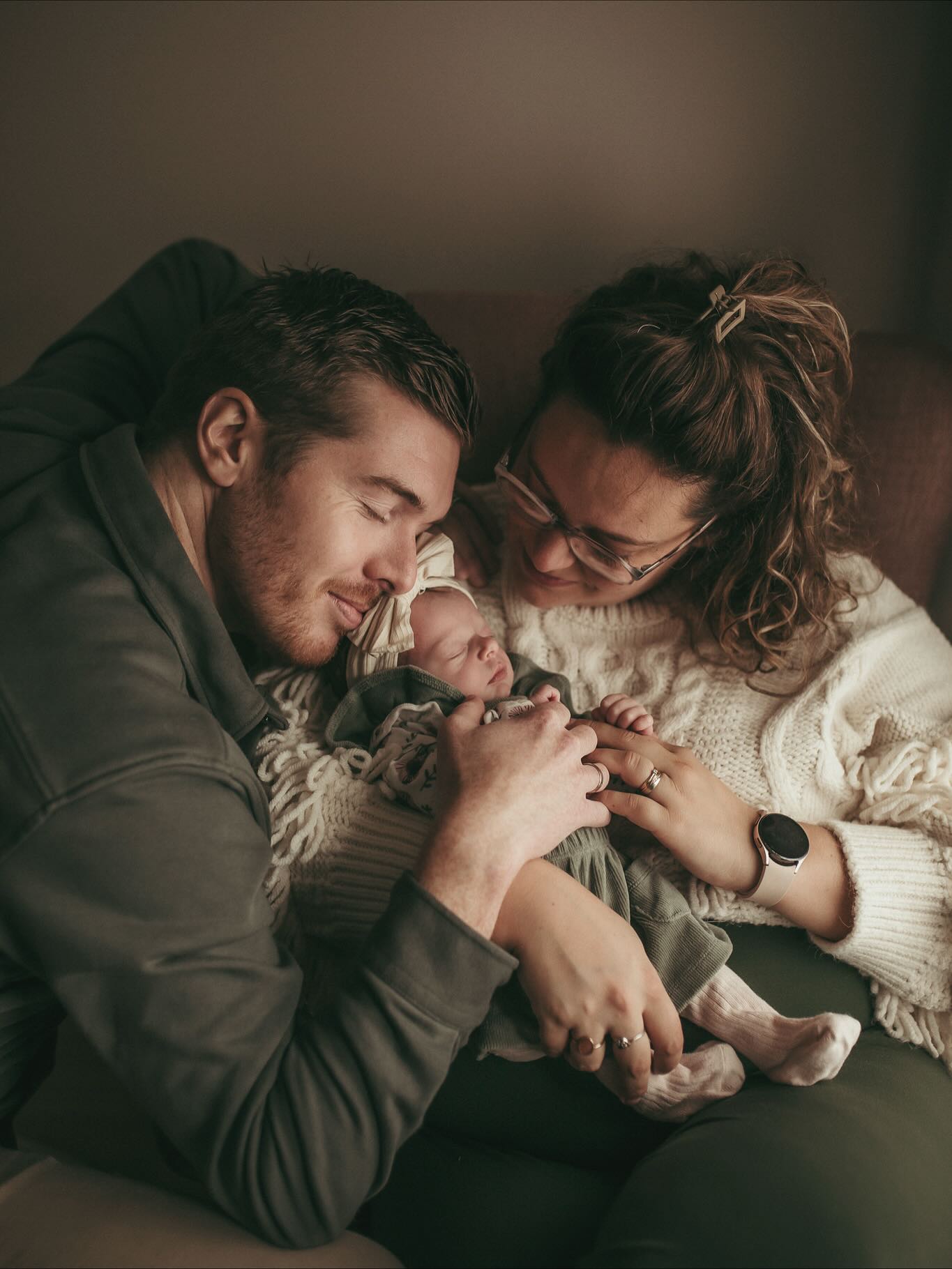 🍀 Aanvraag: Wij hebben een fotoshoot cadeau gekregen en zouden graag een afspraak willen maken. Wanneer kan je?
♥️ Here I am ✨
✎………………………………..
.
.
.
.
.
.
.
.
.
.
.
#voorschoten #leiden #gezin #samenzijn #helenaandsisters #photooftheday #fotoshoot #picoftheday #fotomoment #fotografie #gezinsfotografie #familiefotograaf #canon #liefde #canonnederland #fotografie #photography #canonfotografie #oegstgeest #leidenstad #wassenaar #newborn