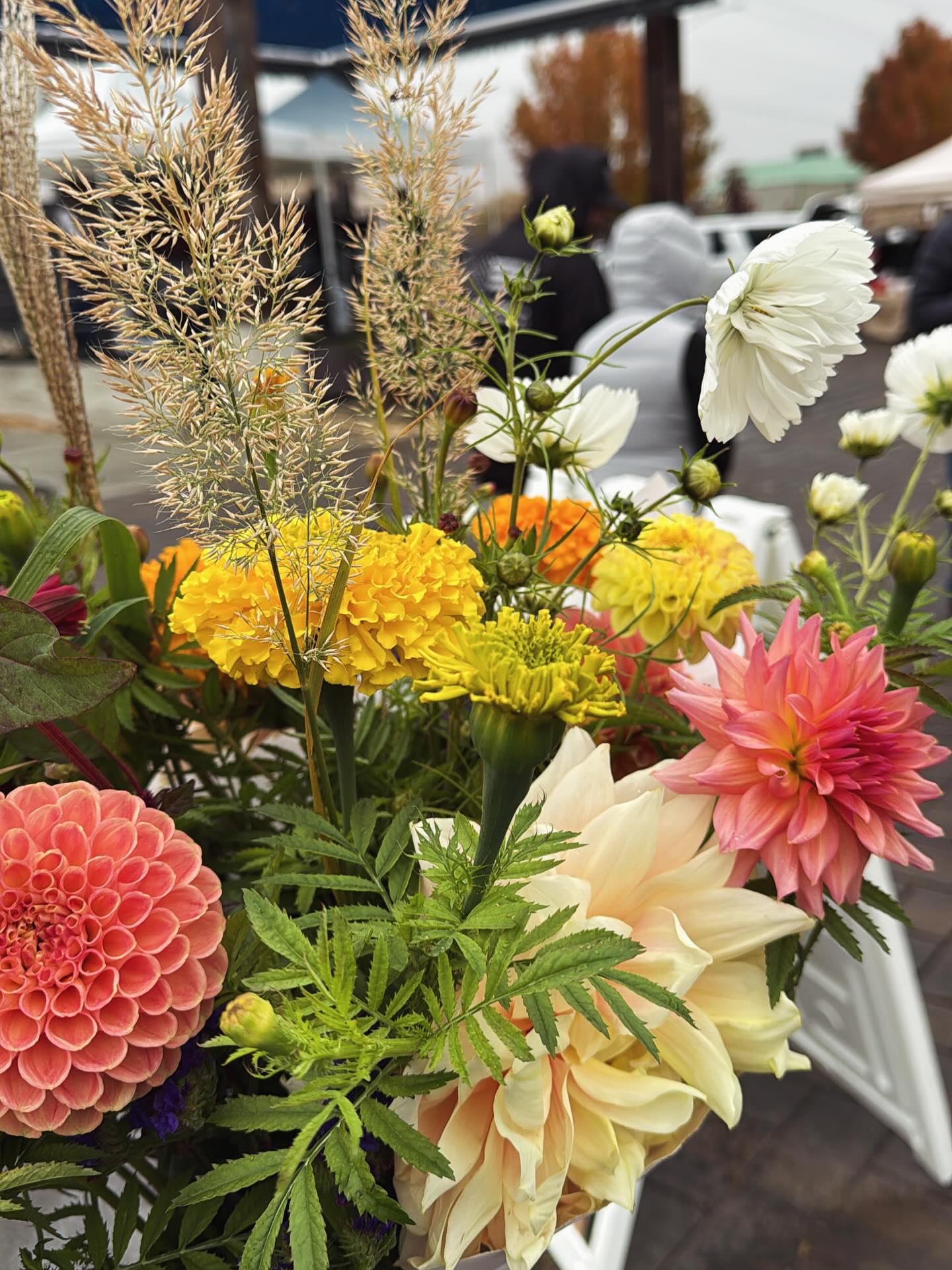 Last market of the season before we transition to our winter market ❤️ here until 1pm!