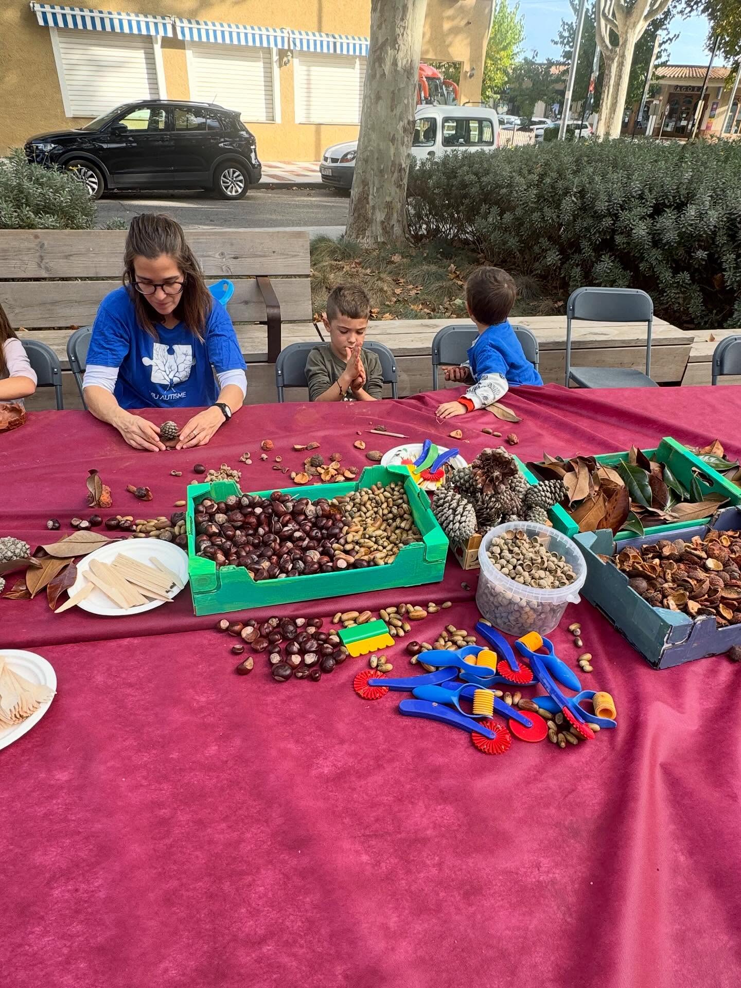 Un èxit l'activitat de fang d'ahir a la festa de la Castanyada a Castell d'Aro!! 🙌🙌 Quins artistes! 🌰🍂🍁🐿️
@femajuntament @fempobleambtu