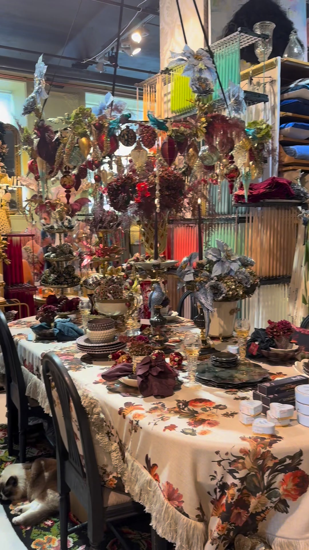 Idag kikar vi in hos tre av spinneriets underbara butiker!
Jul börjar redan smyga sig in hos vissa butiker så se till att besöka och hitta de perfekta klapparna till nära och kära🌟
#spinneriet #spinnerietilindome #unikabutiker #smultronstället #utflyktigöteborg