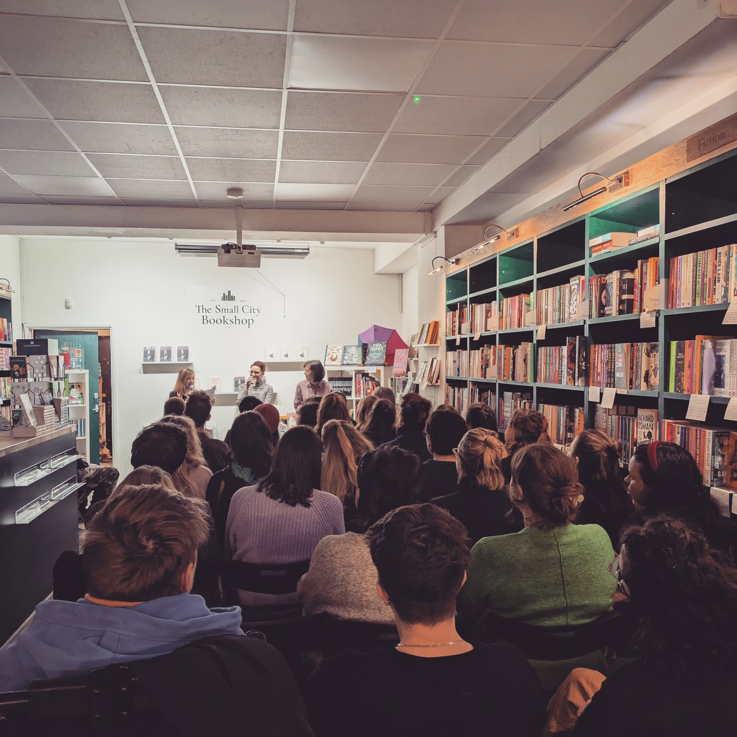 The nights are dark and full of terrors and we are here for it!
Last night we were treated (not tricked) to a frightfully brilliant evening with horror authors @_sue_k_b and @heatherparrywriter!
It was wonderful to learn about their writing processes, deepest darkest fears and explore why women are particulary attuned to horror and the shadow side.
Thanks to everyone who braved the darkness and joined us for the evening.
Copies of Susan and Heather's books are available in shop!
#bookshopevents #authortalk #bristolevents #womeninhorror
#indiebookshop #bristol #bristolbookshop #bookshop #bookstagramuk #bristolbookstagrammers #bookstagram #bookshopsofinstagram #bs5