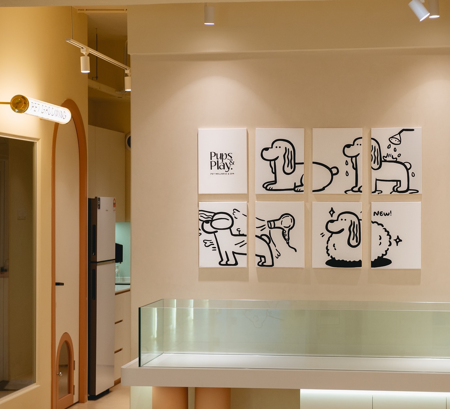 Pups & Play Pet Wellness & Spa @pupsnplay.co
A clean, playful space designed to reflect warmth and joy for both pets and their owners.
Design by Farg Design Studio 🎨
#FargDesignStudio #WallDesign #BrandingDesign #PupsAndPlay