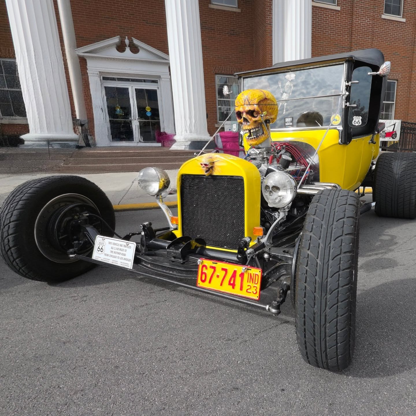 Check out this wild ride spotted at the Somerset Somernites Cruise! đĄđ Nothing says Halloween like a vintage hot rod with a skull air cleaner, ready to haunt Main Street. Would you dare take a midnight spin in this spooky speedster? đ»đ #Somernites #HalloweenCruise #SpookyCars #HotRodHaunt