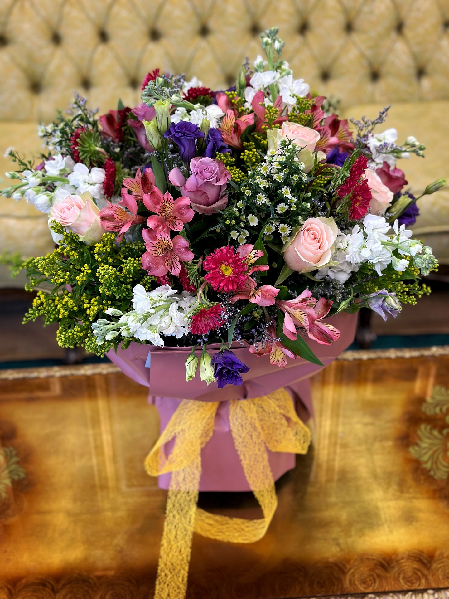 Color therapy, but make it floral π
Add a royal touch to your space with our fresh vase arrangements β made just for you by Royal Flowers π
#royalflowersnj #FlowerMagic #ColorYourDay #medfordnj #florist