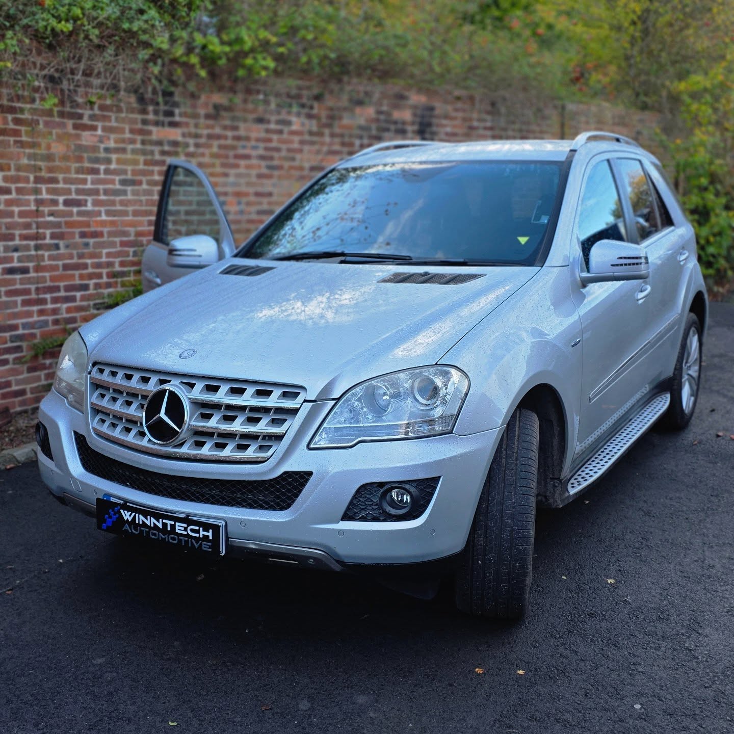 This workhorse is heading off out of the country but the owner wanted to sort the spec on it before it goes on its travels. So, we supplied and installed the SPH-DA77 system from Pioneer with wireless Apple CarPlay, Android Auto, DAB, Bluetooth, snappy touchscreen and more. Of course, the OEM reversing camera still works properly as do the steering wheel controls 😉
Let's add some modern tech to your vehicle...
🌐 www.winntech.co.uk
📧 info@winntech.co.uk
☎️ 07916-225476 Call/Text/WhatsApp
#WinntechAutomotive #MercedesCarPlay #PioneerSPHDA77 #WirelessCarPlay #WirelessAndroidAuto #Hereford