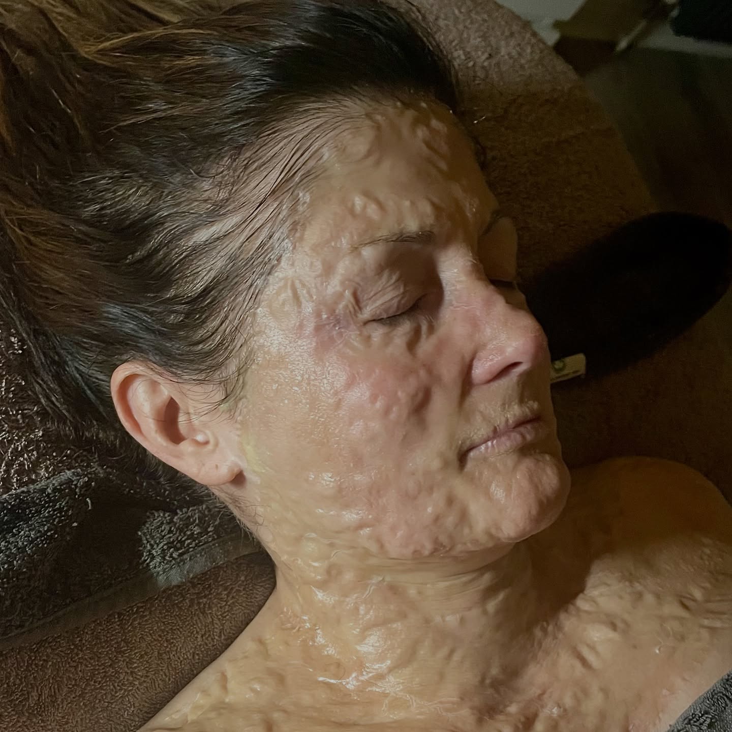 This isn’t a spooky mask, it’s Enzyme Therapy 👻✨
While it tightens and firms, your skin’s getting a full on workout underneath. Oxygen rushing, lymph flowing and cells regenerating like magic.
You might look like a Halloween prop for 45 minutes… but once that mask comes off, you’ll be left glowing, lifted and revived.
No tricks just seriously good skin. 🎃💆♀️
Now taking bookings on Mondays, Thursdays and one Saturday a month for the ultimate post-Halloween glow-up.
@lisa.thebeautymindset
#EnzymeTherapy #TheBeautyLabYork #HalloweenFacial #GlowGoals #ScienceMeetsSkin #York #Yorkfacial #Acomb #Acombsalon