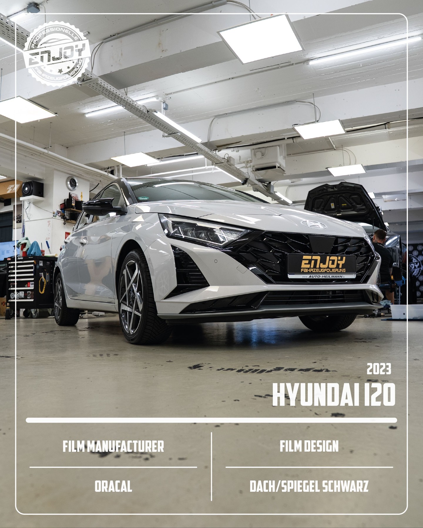 Kontrast, der sitzt: Dach & Spiegel in tiefem Schwarz – gibt dem i20 die sportliche Kante und wirkt wie ab Werk, nur besser. Umgesetzt mit Oracal für starken Look und saubere Rückrüstung. 🖤⚡️
#folierung #folieren #folientechnik #foliendesign #vollfolierung #designfolierung #autofolierung #folie #foliert #fahrzeugfolierung #fahrzeugbeschriftung #wrap #wrapping #carwrap #carwrapping #wrappedcars #werbetechnik #werbung #design #beschriftung #digitaldruck #lackschutz #ppf #tuning #paintisdead #enjoyfahrzeugfolierung #germany