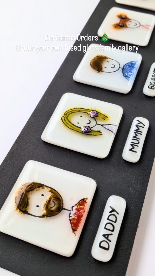 After a unique personal gift this Christmas? 🎁 Discover our fused glass family gallery! 😍
Completely personalisable to perfectly represent you and your loved ones 💙
Order yours today by heading to our website www.glassdeva.co.uk or visit our Chester shop at 47 Northgate St, Chester, CH1 2HQ
£12.50 per character including the board - 2 week waiting time
#christmasgifrideas #microwavekiln #fusedglass #personalisedgifts #chestershop #fusedglassart #christmasgifts #giftsformum #giftsfornewparents #giftsfordaughter #giftsforgrandparents