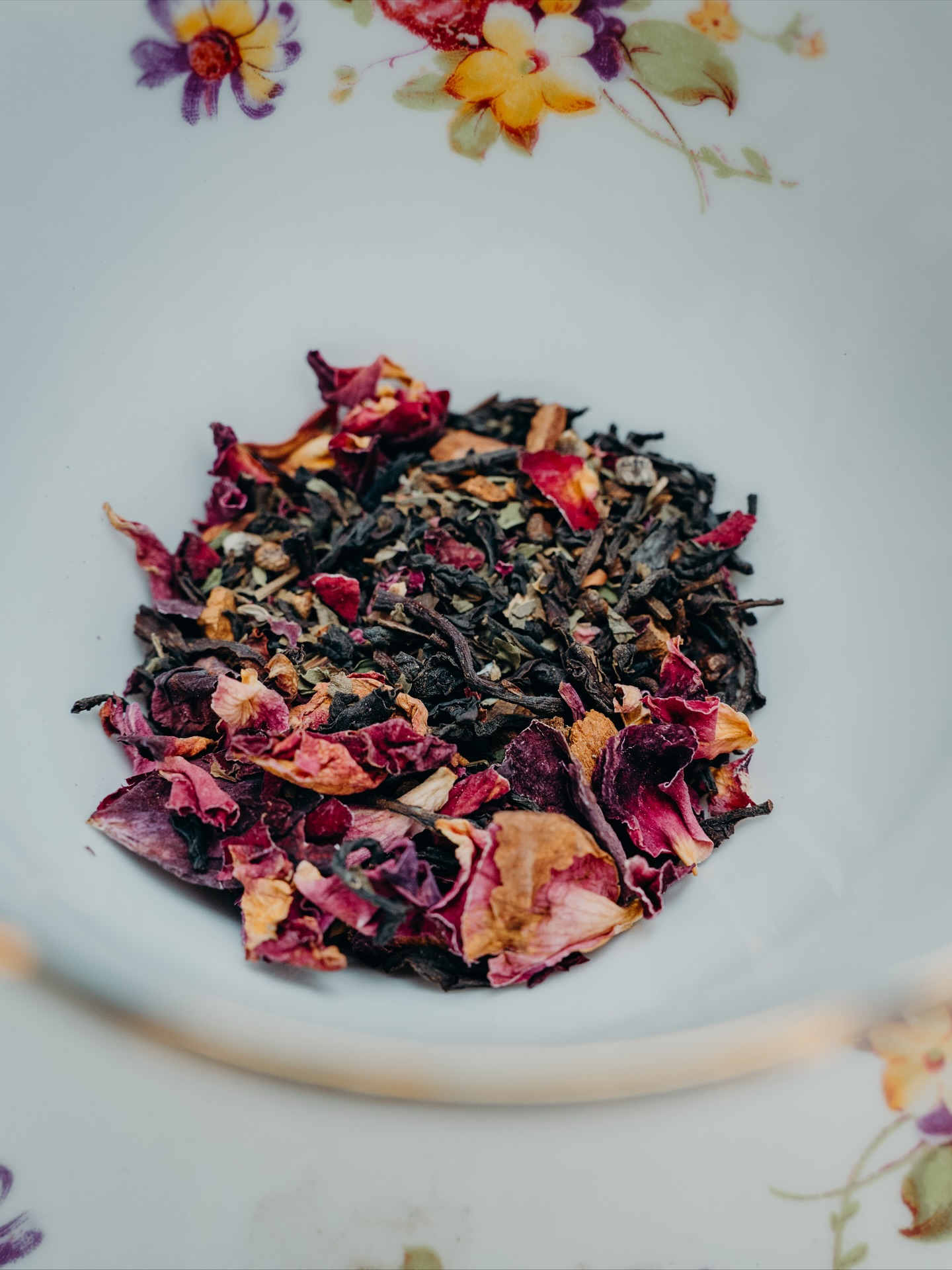 Come on out to Artisan Works this Sunday and shop my loose-leaf teas and darkroom photography at the Novel Affair Book Fair hosted by @roconlyevents
It’s cozy season, baby, so come shop books from local authors, buy yourself some tea and art, and grab yourself come comfy clothes while you’re at it to! You won’t want to miss it!