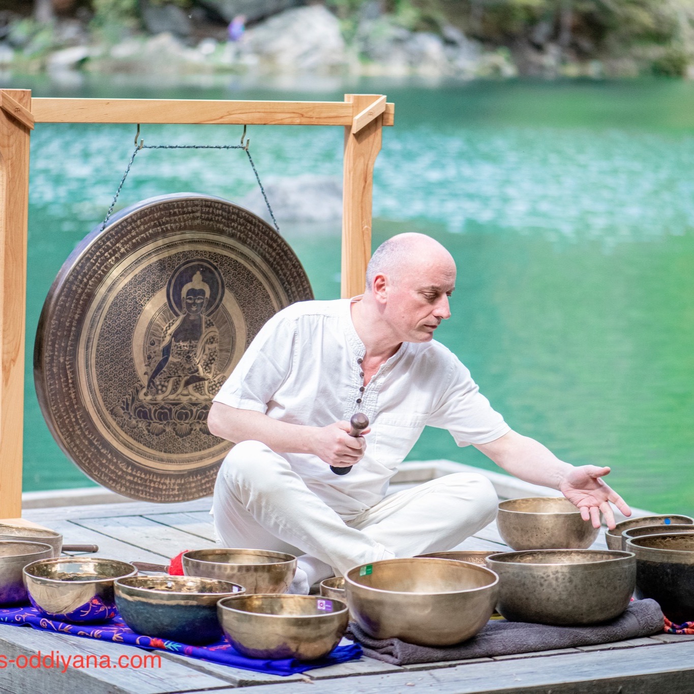 Vous cherchez une formation d’accompagnement par le son sérieuse, complète, humaine et structurée ?
🌟 Envie de découvrir le pouvoir du son — que vous soyez débutant·e ou praticien·ne confirmé·e ?
Vous cherchez des outils puissants, concrets et sécurisés pour vous même ou pour accompagner vos clients, patients ou proches ?
🎶 Découvrez la puissance du soin par le son : Bols chantants tibétains, Gongs, Diapasons thérapeutiques, Tambours, Sons sacrés, Litho-énergie, Mantras...
🧠 Nos protocoles sont déjà utilisés en :
✅ EHPAD
✅ Cliniques psychiatriques
✅ Hôpitaux
✅ Sport de haut niveau
✅ Cabinets de massage et d’esthétique...
💼 Formations certifiantes – progressives, concrètes et structurées, fruit de plus de 30 ans d’expérience de terrain et 15 ans d’enseignement. Une pédagogie reconnue pour son efficacité, sa bienveillance et sa rigueur.
👉 Une approche sérieuse et holistique, qui allie protocoles éprouvés et sécurisés pour vous rendre pleinement autonome et confiant·e dans votre pratique.
📅 Formations à venir (novembre 2025) :
🔹 8-9 nov : Gongs
🔹 8-9 nov : Diapasons thérapeutiques
🔹 17-18 nov : Bols chantants-Niveau 1
🔹 19-20 nov : Bols chantants-Niveau 2
🔹 22-23 nov : Bols chantants-Niveau 3
🔹 29-30 nov : Litho-énergie
🌐 Infos & inscriptions :
👉 www.tresors-oddiyana.com
info.oddiyana@gmail.com
06.26.18.13.08
📩 Places limitées – Réservez maintenant
💬 Des questions ? Écrivez-nous en message privé !
🙌 Taguez une personne qui pourrait être intéressée