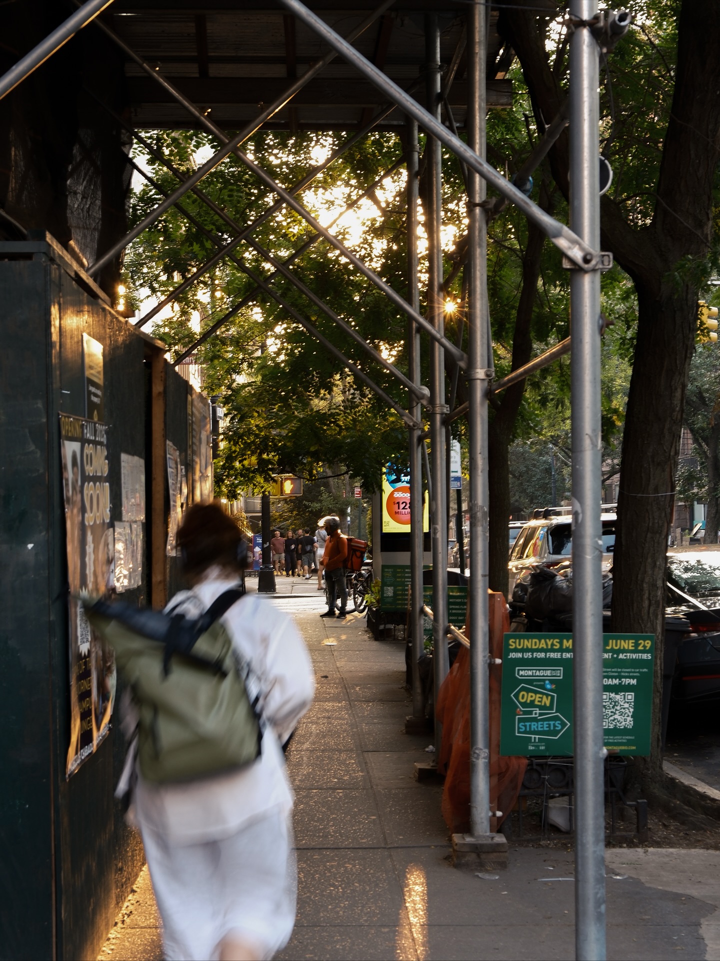 Spend a day walking around Brooklyn with me 📸
New York is where I grew up and whenever people ask where I’m from, I’ll never stop saying it ❤️
•
•
•
#newyork #brooklyn #bk #nyc #fujifilm #fujixseries #summerinbrooklyn #photography #brooklynphotography #nyphotographer #nycstreet #streetphotos #fujifilmxs20 #fujifilmx_us #summertime #fujilove