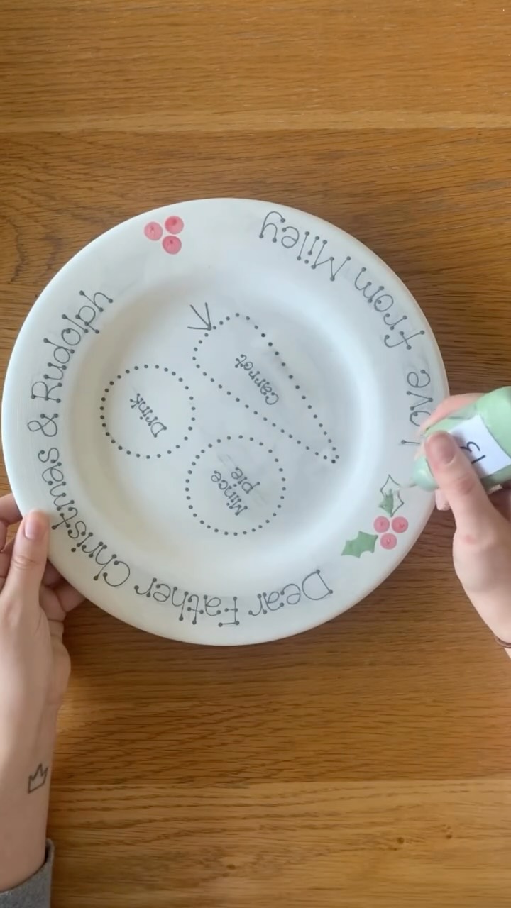 November is on its way and Christmas is already in full swing in the shop
Please be aware that our guaranteed Christmas commission cut off is usually at the end on November or beginning on December, but this changes year by year. This year we are hoping to extend it once again, but keep an eye out for any updates, or give us a call to check in. To make sure your Christmas collection is guaranteed, book in early and get ahead of the rush