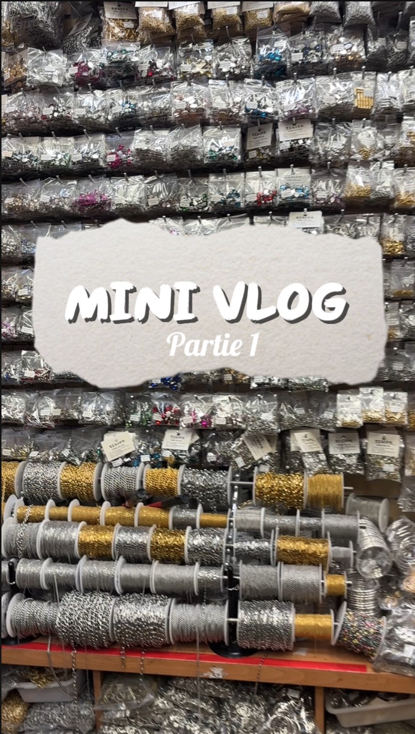 On fait le plein de perles ensemble ! La collection de Noël se prépare 🤫 A Paris meilleures adresses (et beaucoup trop de choix, mode craquage activé 🙈).
👉🏻 Rue du Temple mon QG, mention spéciale pour le choix de dingue chez Tulipe + le super accueil 🌷 et passage obligé par @laperlerie22 ! Mais surtout les couleurs de FOU … en partie 2 😉
#petitecréatrice #petiteentreprise #creatriceartisanale #artisanat #bijoux #bijouxfaitmain #creatricedebijoux #handmadejewelry #handmade #paris #shoppingaparis #laperlerie22 #perles #bouclesdoreille #noël #christmas #christmasiscoming🎄 #vlog #ᴍɪɴɪᴠʟᴏɢ
