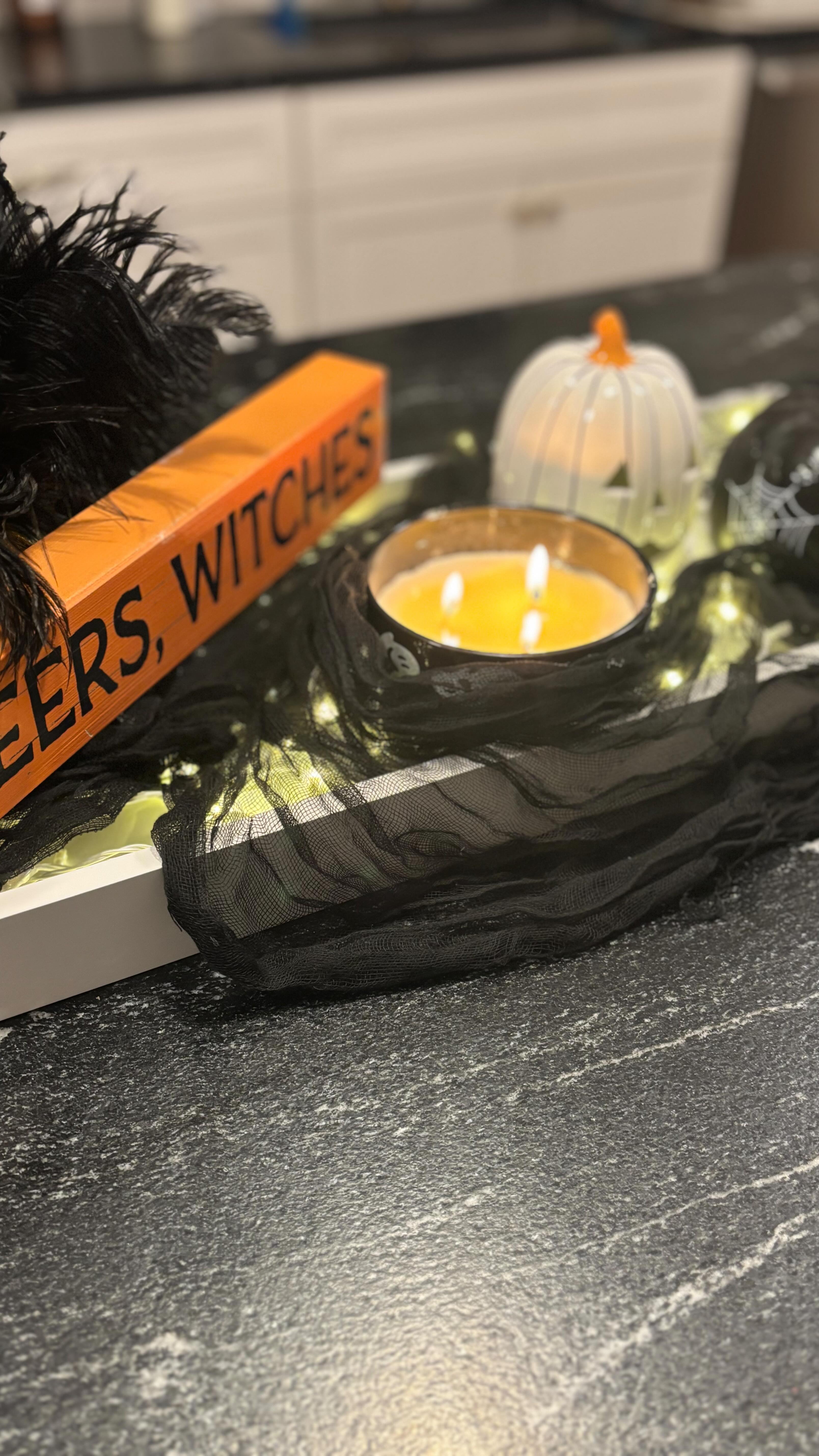 Happy Halloween 🎃 👻
.
.
.
#spookyvibes #halloweendecoration #halloweendecorating #halloweendeco