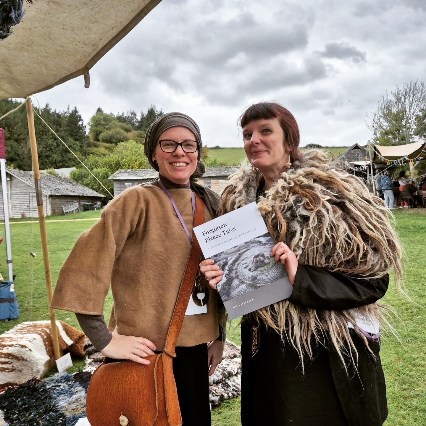 How lovely it was to meet @grounded_history at @butserancientfarm. We've long been fans of her beautiful Bog Fashion book, and it was great to discuss textiles, publishing and viking museums with her! We hope you enjoy your copy of the #forgottenfleecetales book, Nicole!
#weaver #weaving #weaversofinstagram #fibreart #fibreartist #slowcraft #traditionalcraft #vikingcloak #vikingcraft #vikingweaving #varafeldur