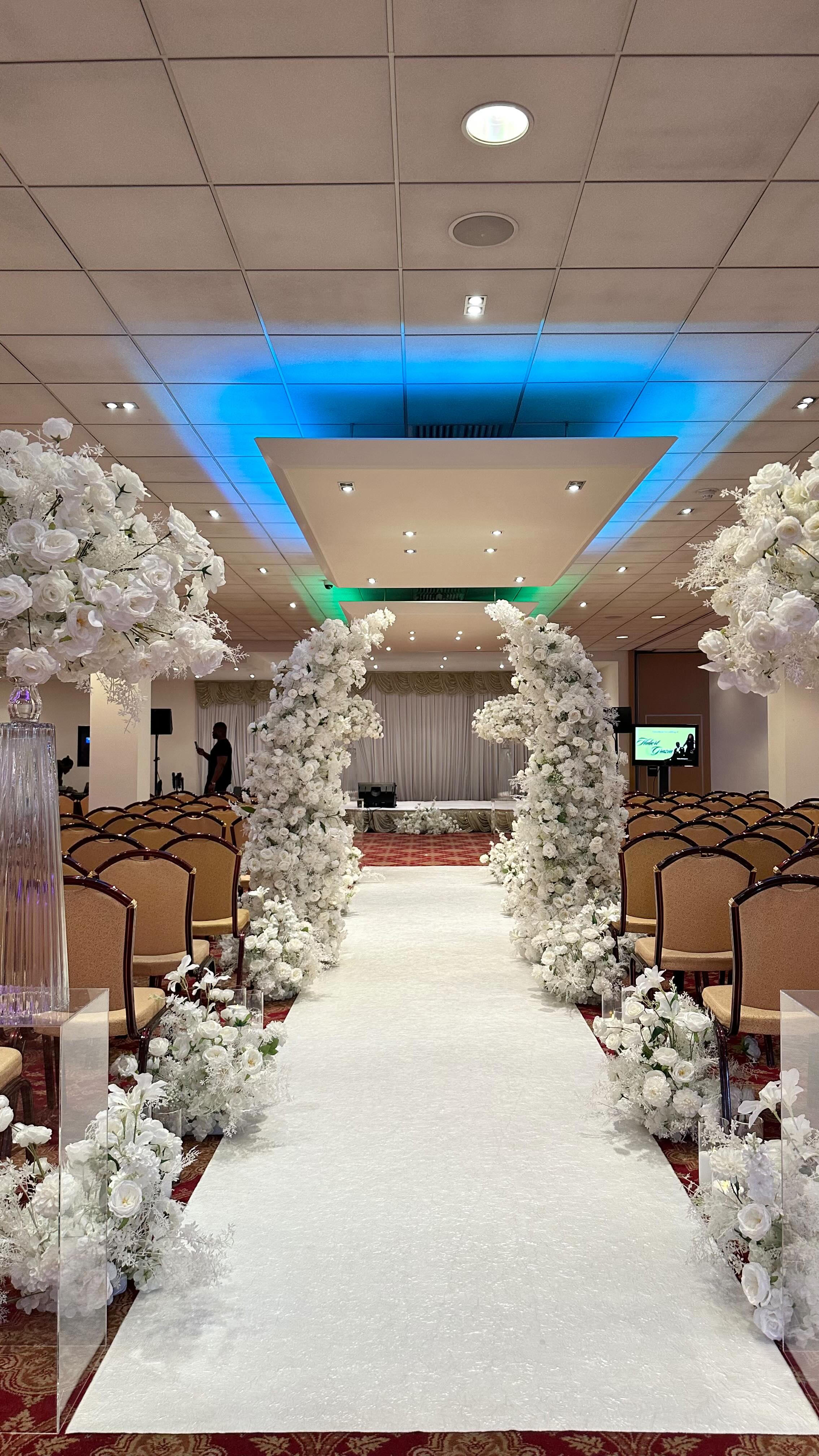 GRAZIA & HUBERT II
A wedding aisle of dreams with our white bliss florals. This is what true love is made of🤍
www.cloudsixty.co.uk
____
#whitewedding #ceremonydecor #weddinginspo #weddingdecor #weddingceremony