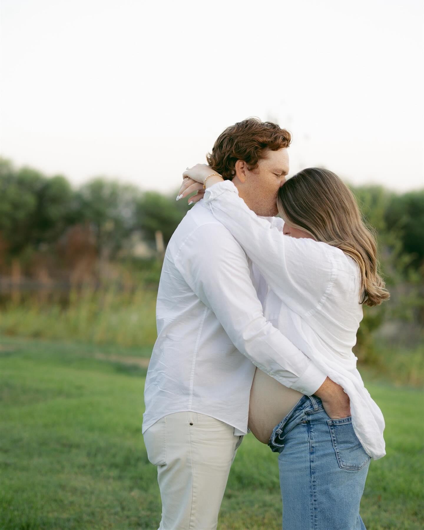 when first birthday milestones turn into maternity portraits >>>
.
#sanantoniomaternityphotographer #maternityportraits #sanantoniofamilyphotographer #sanantonionewbornphotographer #alamoheightsmoms #stoneoakmoms #bulverdemoms #boernemoms