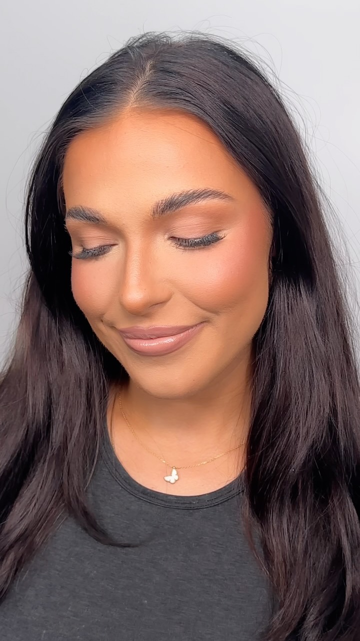 I am seriously so lucky to have the brides that I do. @laurynraguirre I literally cannot wait for your wedding.
For Lauryn, we created the perfect balance between soft and statement. Her request: timeless and classic.
She wanted a clean, effortless eye — so I used @armanibeauty eyeshadow tints, a delicate liner, and individual lashes for that barely-there, clean-girl glow.
To complete her look, we kept the brows fluffy and refined using the @valentino.beauty Brow Pencil, then elevated the complexion with my signature full-glam face application — featuring @armanibeauty , @diorbeauty Forever Glow rosey on the cheeks, @yslbeauty bronzer, and a touch of @tomfordbeauty highlighter for that timeless bridal radiance.
Luxury products. Seamless application. Confidence that lasts all day.
Save for your bridal inspo!