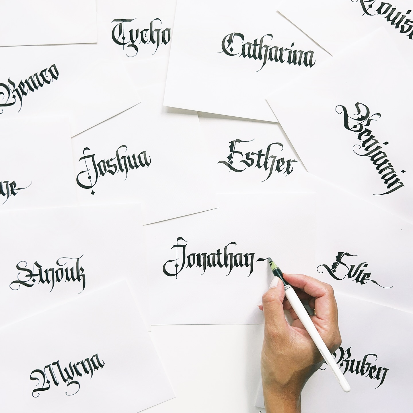 Mood 🖤
#gothicizeditalic #broadedgecalligraphy #broadedgescript #broadedgepen #pilotparallelpen #blackletter #calligraphymasters #calligraphyhub #gothiccalligraphy #penmanship #takeprideinpenmanship #prettymailtribe #letteringdaily #letteringleague #kalligrafie #calligrafia #blackletter #gothiclettering #gothicletters #learnblackletter #calligraphybeginner #beginnercalligraphy #calligraphy_daily #schrijversvaninstagram #handletteren #ilovecalligraphy #calligraphylove