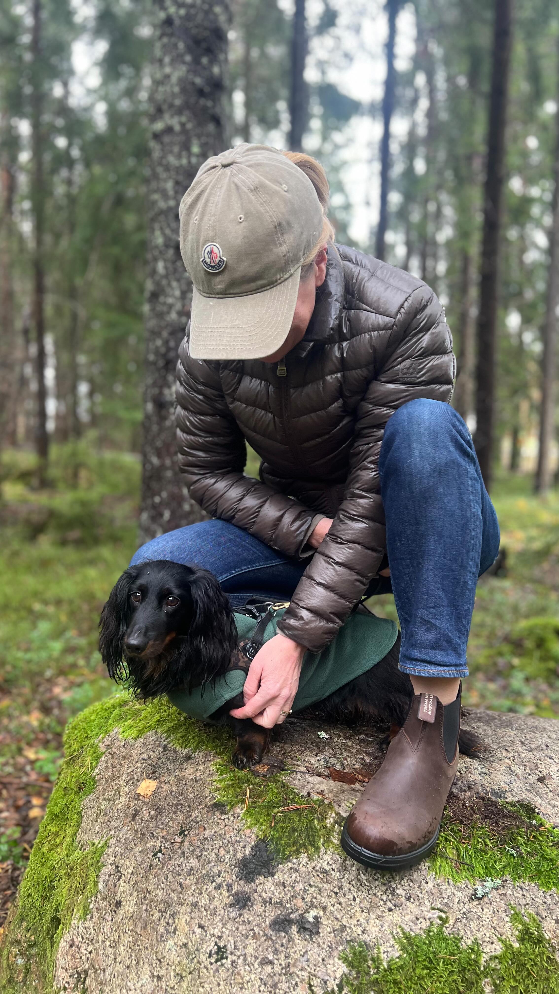 Reklam
Inviger mina Blundstone som Àr pÄminnelse om varför jag Àlskar klassiker dvs saker som funkar oavsett vad trenderna sÀger.
För mig handlar stil inte om nytt, utan om det som hĂ„ller.đ„Ÿâš
Jag ser fram emot mÄnga Är med min nya Chelsea boots (modell #585)
@privateshopperstockholm
@blundstonese
#styling #styletip #classicoutfit #blundstone #chelseaboots #höstskor #varmland #lifestyleguide #classicstyle #höstfÀrger #skogstur #dvÀrgtax #miniaturedachshundsofinstagram #bibbi #minisausagedog #vÀrmland