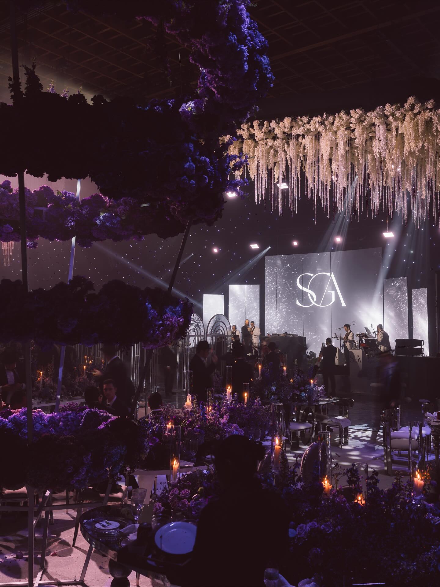 Viva LA Love
•
Aleeza & Sammy’s Wedding
Autumn, 2025. Los Angeles, California
•
Event Design & Production: @esteemans_
Photography & Cinematography: @binyaminkornphotography
Glam: @shanatoiv @makeupbyahuva @estiharouni @elizabethsuj
Music: @mendyhband ft. @beriweber @djmattdubb @ishayribo_official @zushamusic
Venue: @lotatformosa
Dresser: @chayagres
Caterer: @yossisevents
Decor: @butterflyfloral @hollywoodeventrentals
Lighting: @darkbright_production @akiva_stage_tech
•
Binyamin Korn Photography, A Boutique Photography Studio
#AnEliteExperience
•
#LAWeddings #LuxuryWeddings #LAWeddingVibes #WeddingInLA #BKPExperience #LuxuryEvent #PartyOfTheYear #HitDifferent #WeddingGoals