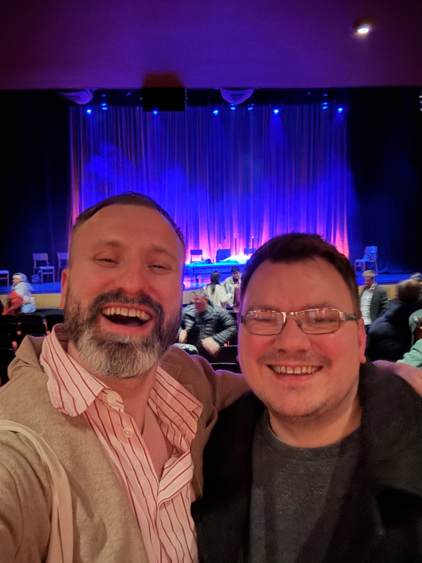 Since starting London Theatre Doc I have got to hang out with the coolest people. If you follow my page, you know I adore @pinkprincetheatre who is an incredible theatre reviewer and my theatre bestie. Check him out, he’s so freaking cool. We went to see The Book Thief staged concert which was incredible. Review coming today!