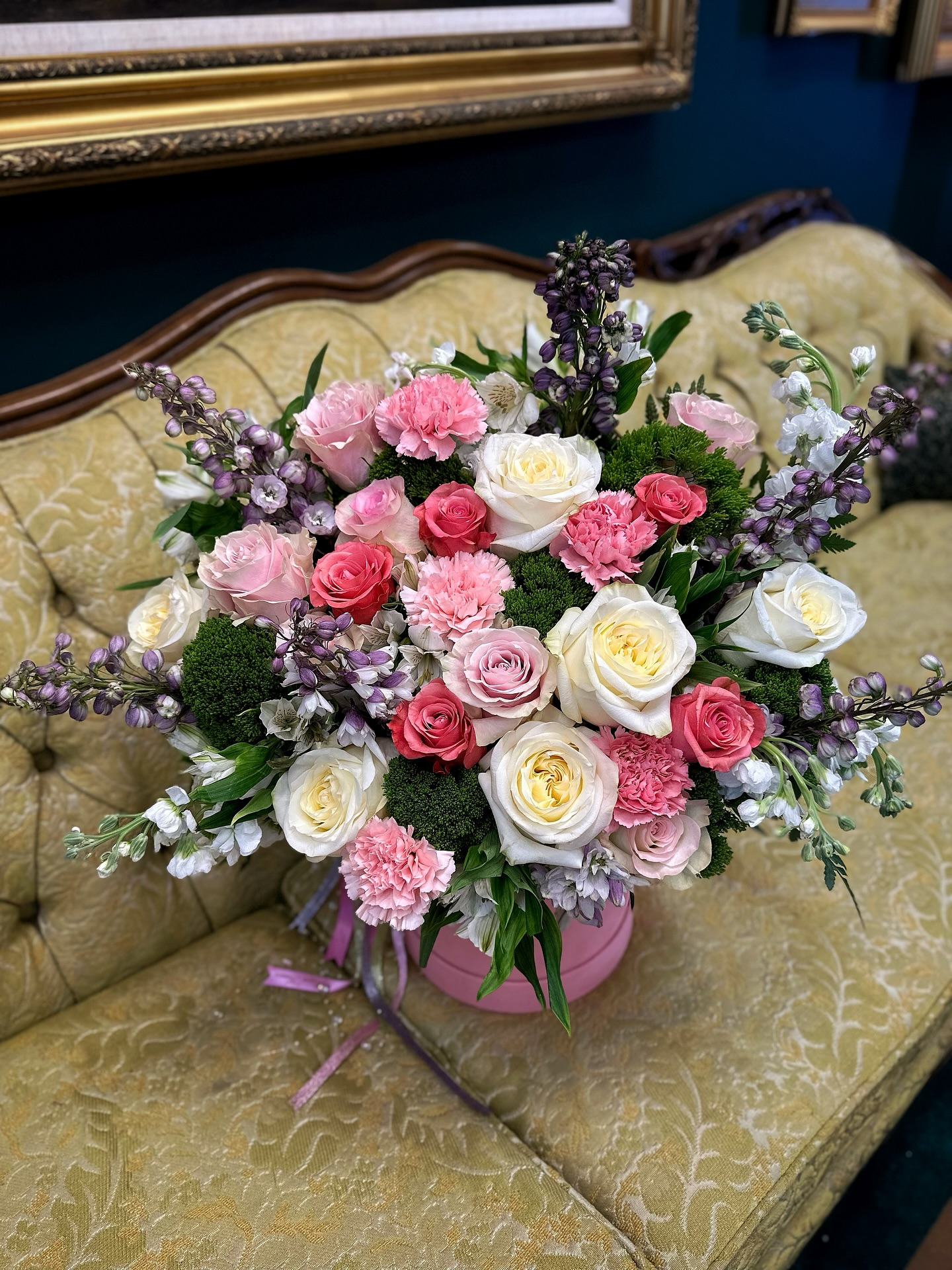 In a world that moves too fast, flowers remind us to pause πΈ
This bespoke creation from Royal Flowers captures a moment of serenity β a garden of soft tones and fresh scents that speak the language of beauty and care.
Let this box of blooms bring a little calm, color, and joy into your day. π
#royalflowersnj #BloomWithGrace #TimelessBeauty #medfordni #flowerbox #florist