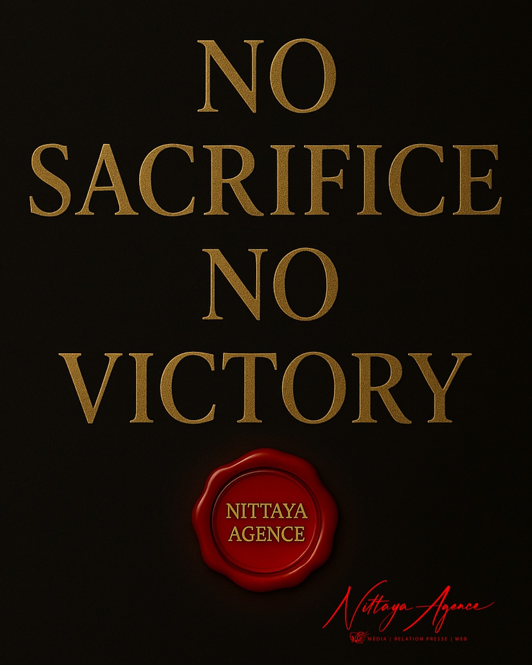 “No sacrifice, no victory.”
Une phrase née sur les lèvres d’un héros américain,
mais gravée dans la mémoire de tous ceux qui ont dû choisir entre confort et vérité.
Le succès n’est pas une incantation, c’est une discipline.
L’alignement ne suffit pas, il faut la constance.
Et parfois, la constance porte un badge salarié,
un CDD qui rassure,
un CDI qui soutient la création.
Ce n’est pas un échec : c’est un ancrage temporaire,
le temps que le rêve pousse ses racines.
Le mot sacrifice vient du latin sacrificium :
sacer (sacré) + facere (faire).
Faire sacré.
✨Autrement dit : donner du sens à ce qu’on choisit d’offrir.✨
On ne se punit pas, on consacre.
On taille pour que ça pousse mieux.
On choisit où va l’énergie,
on simplifie pour rester entier.
Ce n’est plus un sacrifice.
C’est une fidélité à long terme.
Une forme de respect envers ce qu’on construit,
et envers soi-même.
Chaque victoire demande un engagement,
mais le vrai triomphe,
c’est de rester cohérent quand tout invite à la dispersion.
En tant qu’agent / consultante / attachée de presse,
je ne protège pas la réussite de mes clients,
je veille à la cohérence de leur message.
Je les aide à ne pas se perdre dans la lumière.
Parce qu’au fond, c’est ça, la vraie victoire :
quand ton œuvre reste intacte,
même sous les projecteurs.
No sacrifice, no victory.
Nittaya, un point c’est tout.