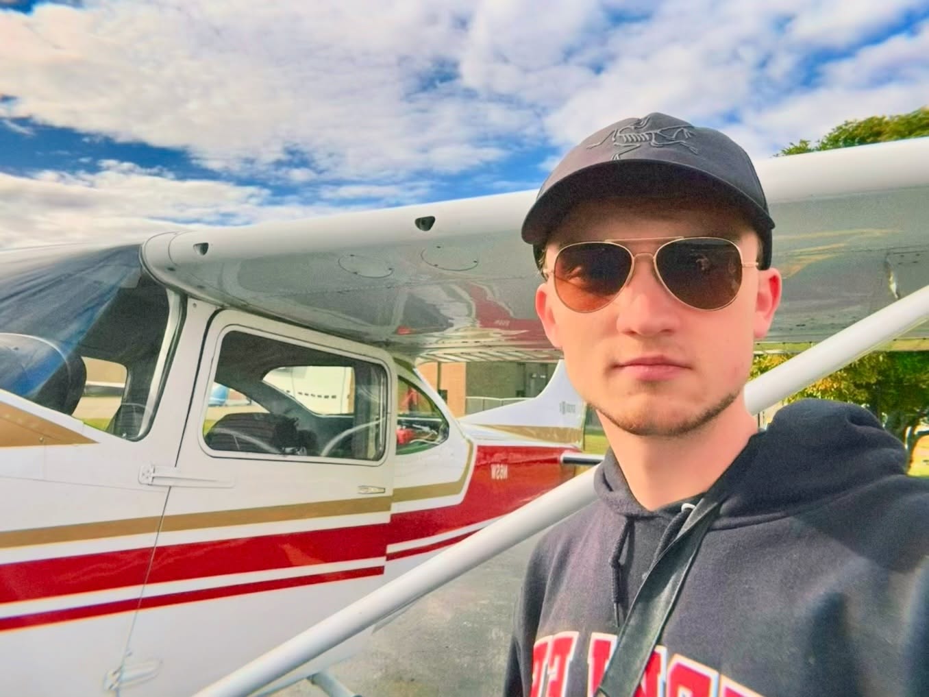 Don’t text and fly 🗣️
#flywithme #newenglandfall #aerialview #pilotlife #cinematicphotography #moodygrams #composerlife #documentaryvibes #skyviewers☁️💙☁️💙☁️